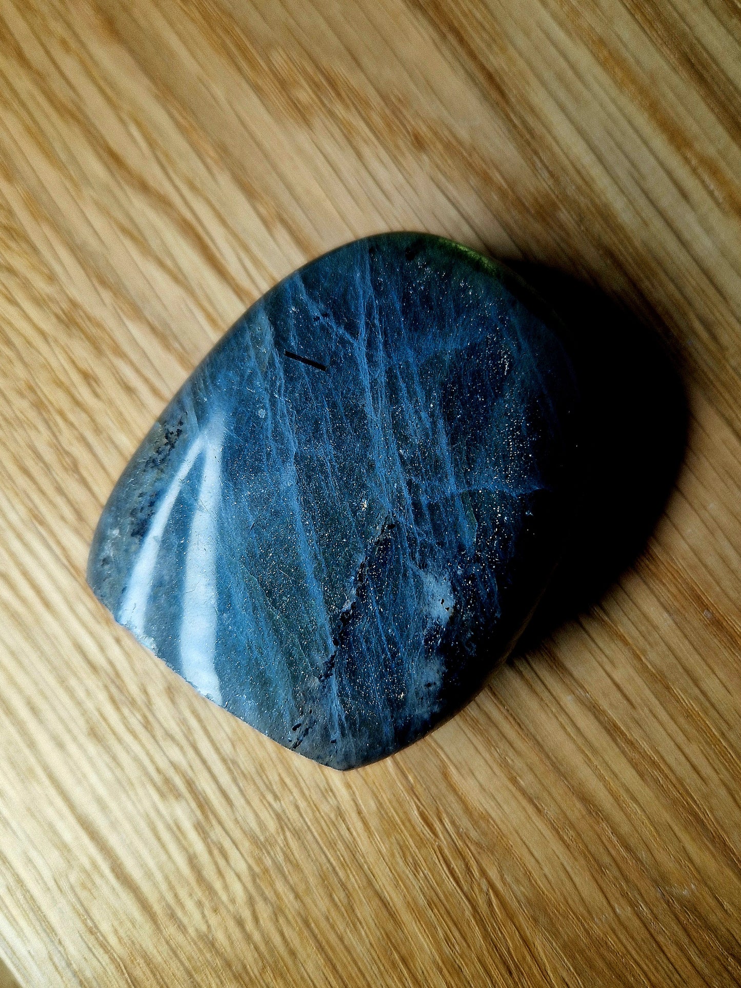 Labradorit Freiform – Intuition, Schutz & Transformationz