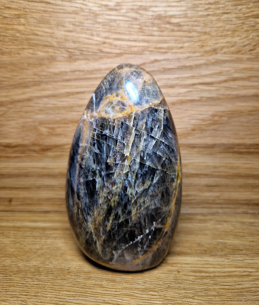 Schwarzer Mondstein Freiform – Schutz, Intuition & emotionale Tiefe