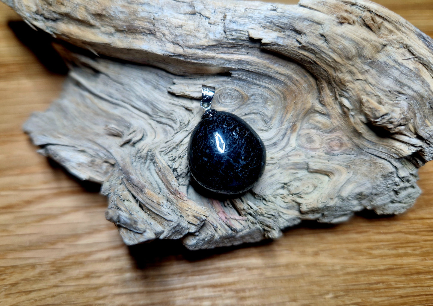 Turmalin Anhänger – Schutz & Erdung (ca. 17 mm, ohne Kette)