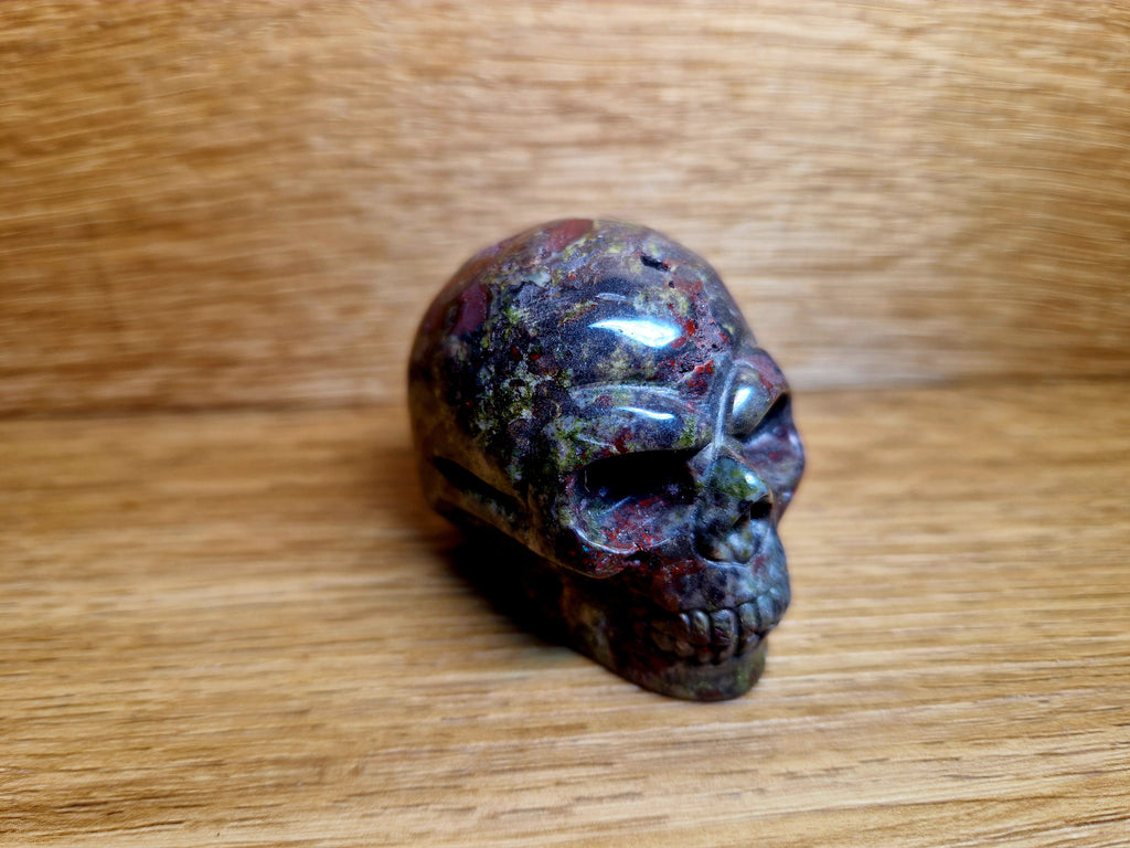 Teschio di diaspro sangue di drago – Potere e trasformazione