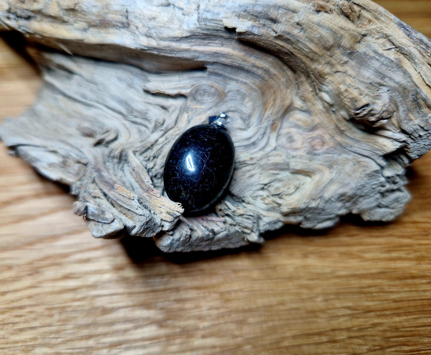 Turmalin Anhänger – Schutz & Erdung (ca. 15 mm, ohne Kette)