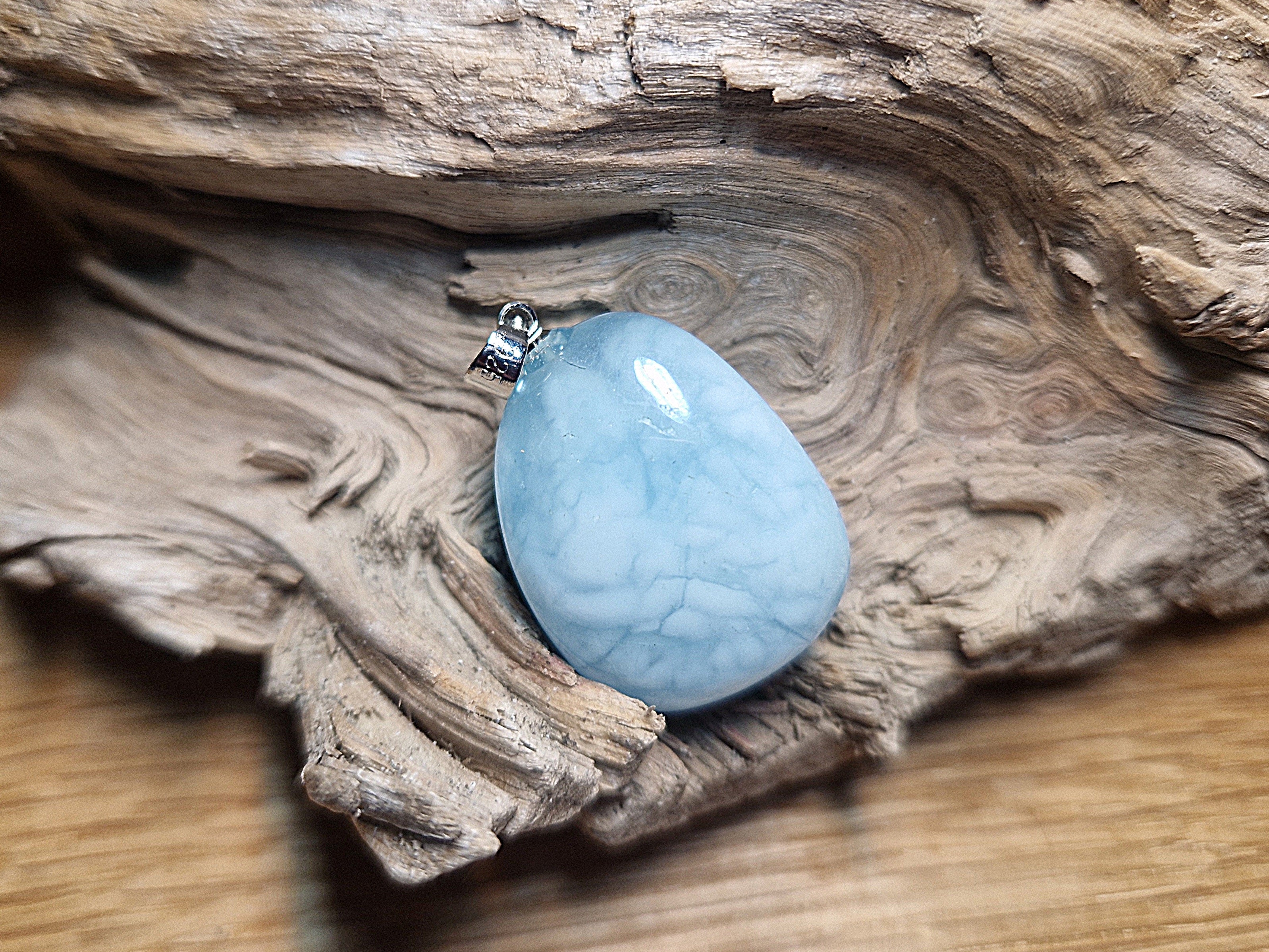 Aquamarin Anhänger mit 925 Silberöse – Ruhe, Klarheit & seelische Balance
