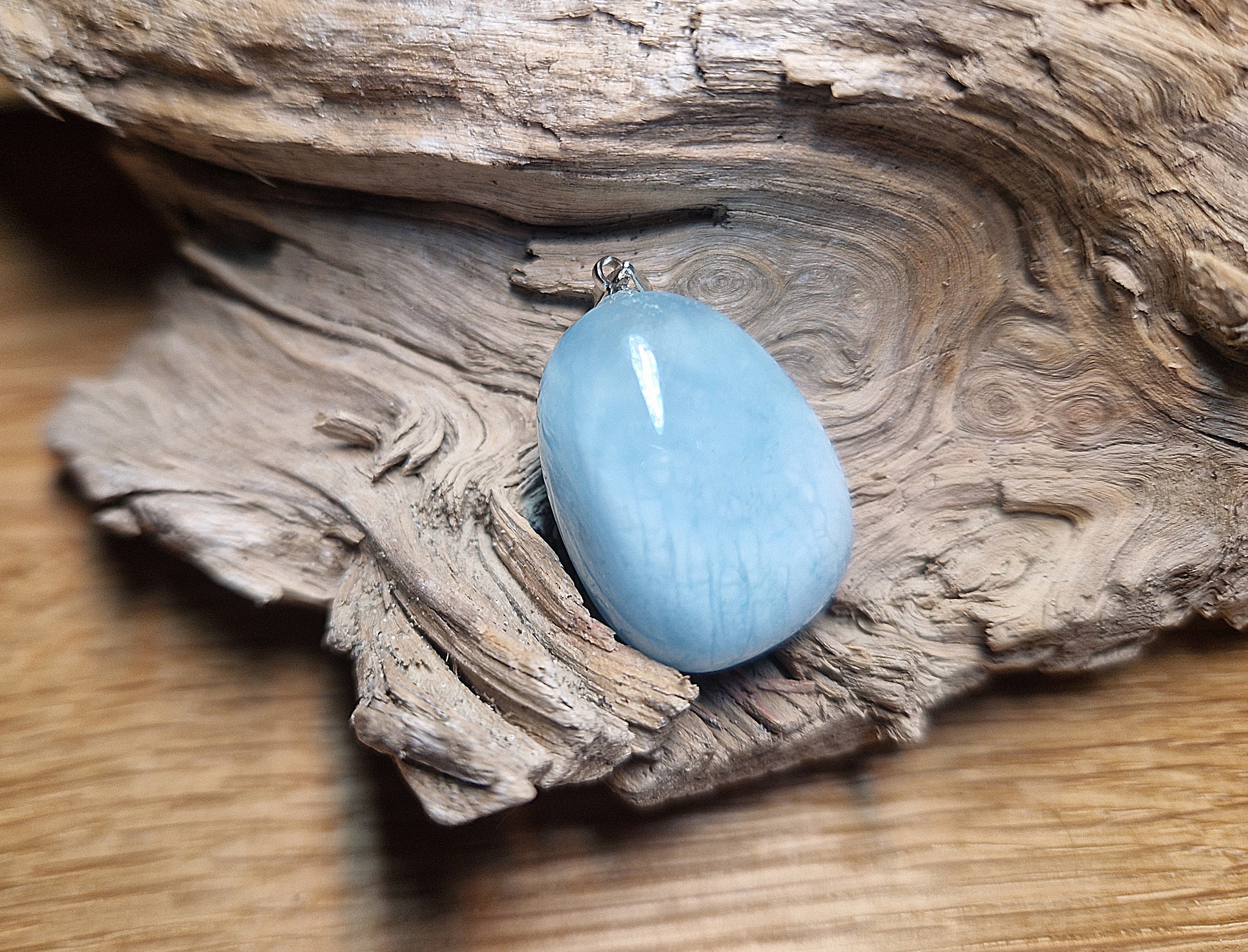 Aquamarin Anhänger mit 925 Silberöse – Ruhe, Klarheit & seelische Balance