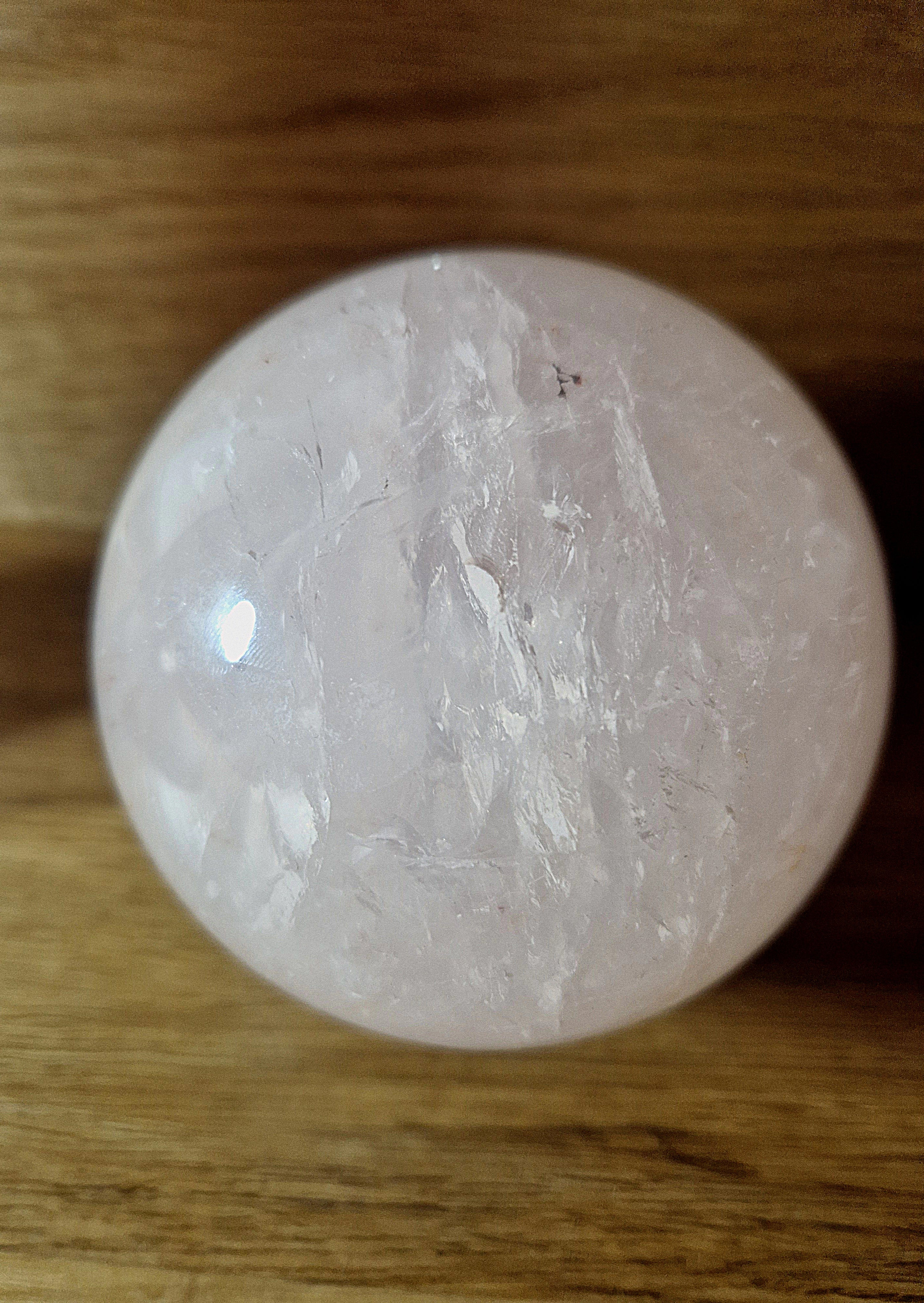 Rosenquarz Kugel – Stein der Liebe & Harmonie