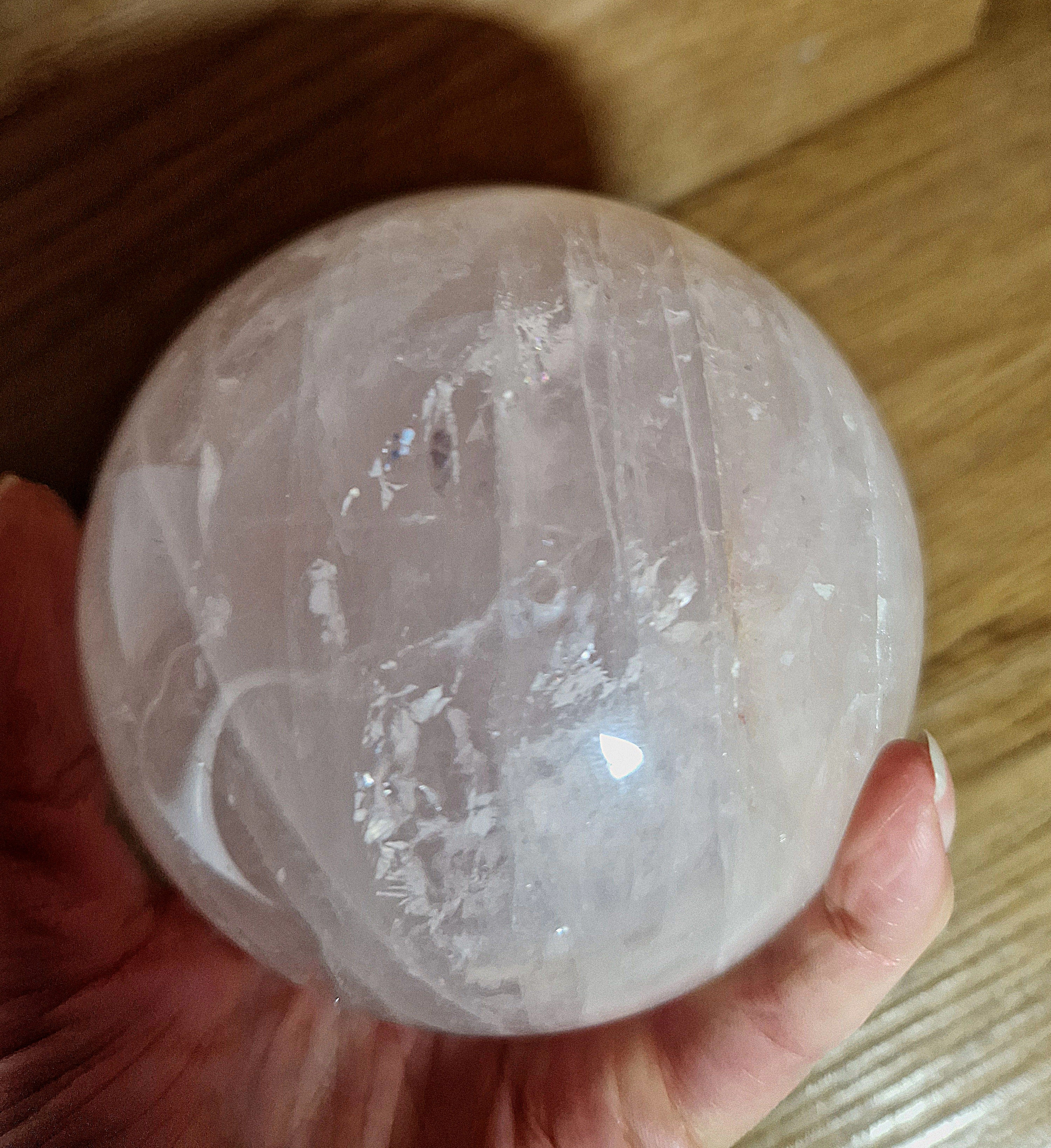 Rosenquarz Kugel – Stein der Liebe & Harmonie