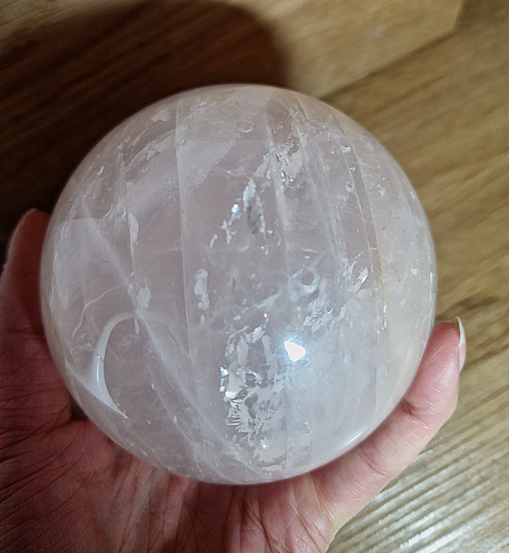 Rosenquarz Kugel – Stein der Liebe & Harmonie