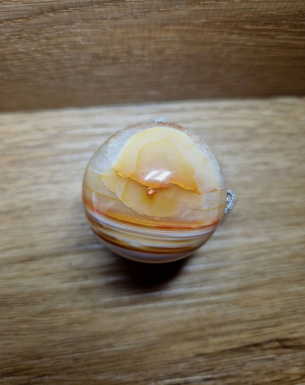 Karneolska krogla – kamen življenjskega veselja in motivacije