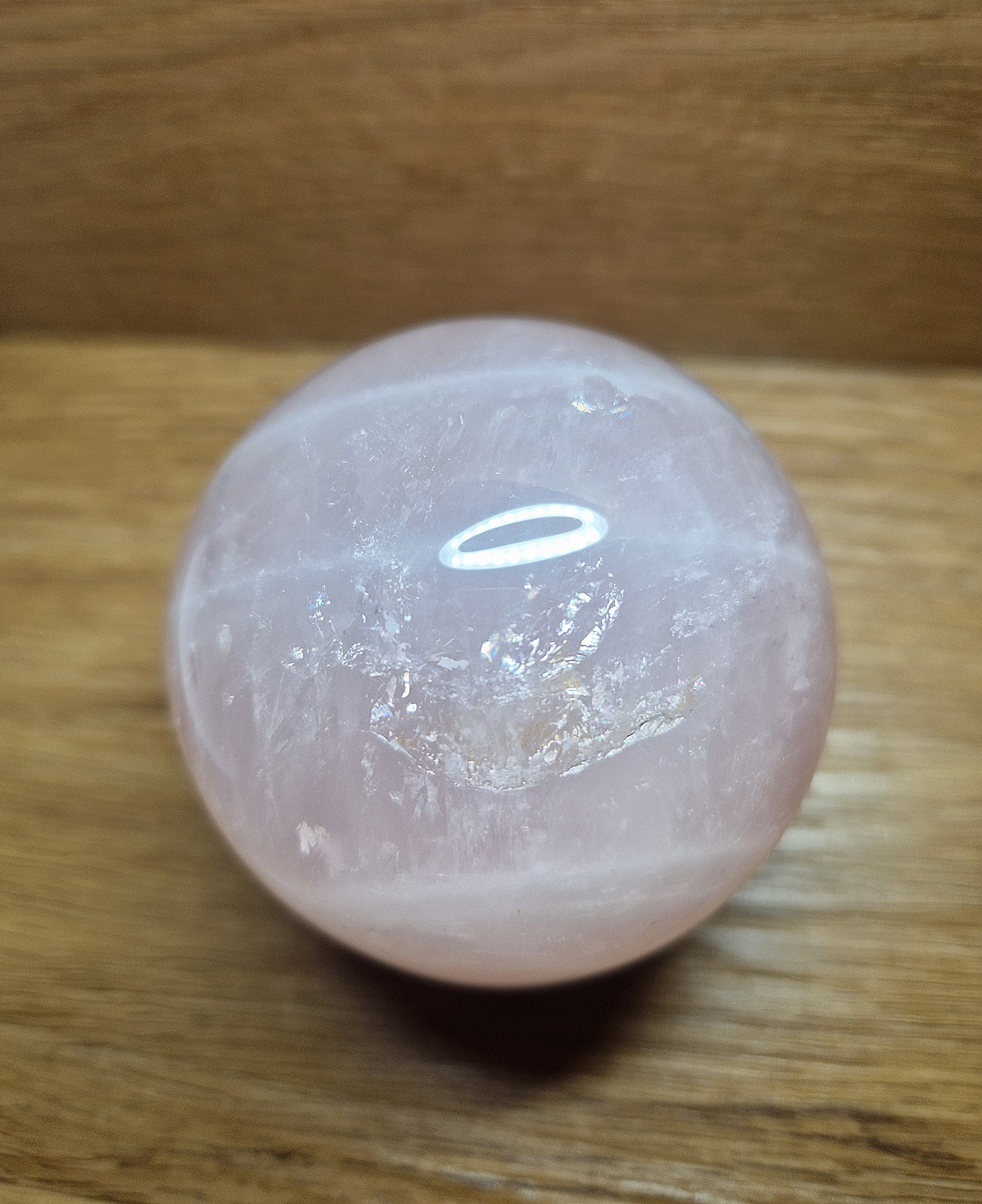 Krogla rožnatega kremena – kamen ljubezni in harmonije