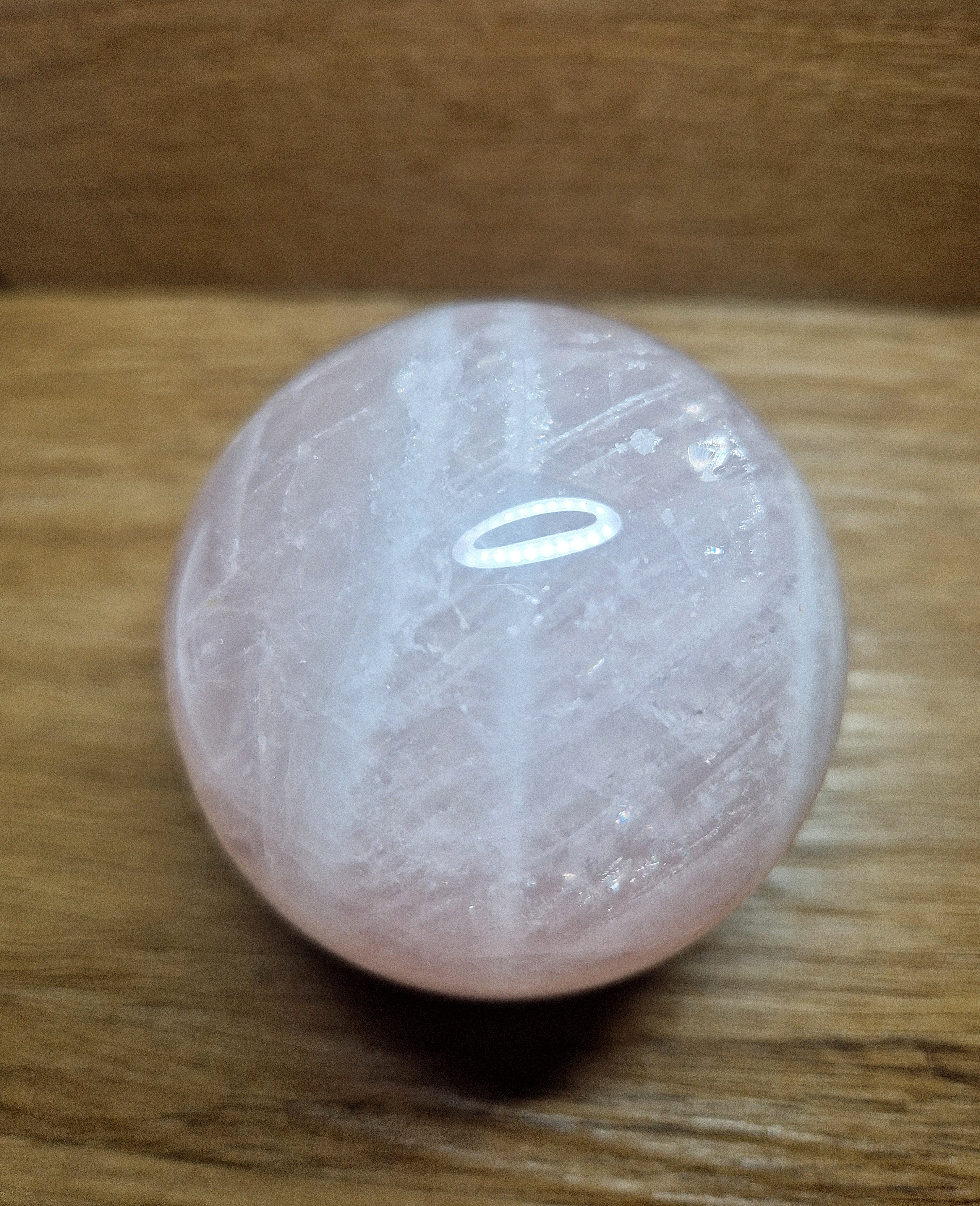 Krogla rožnatega kremena – kamen ljubezni in harmonije