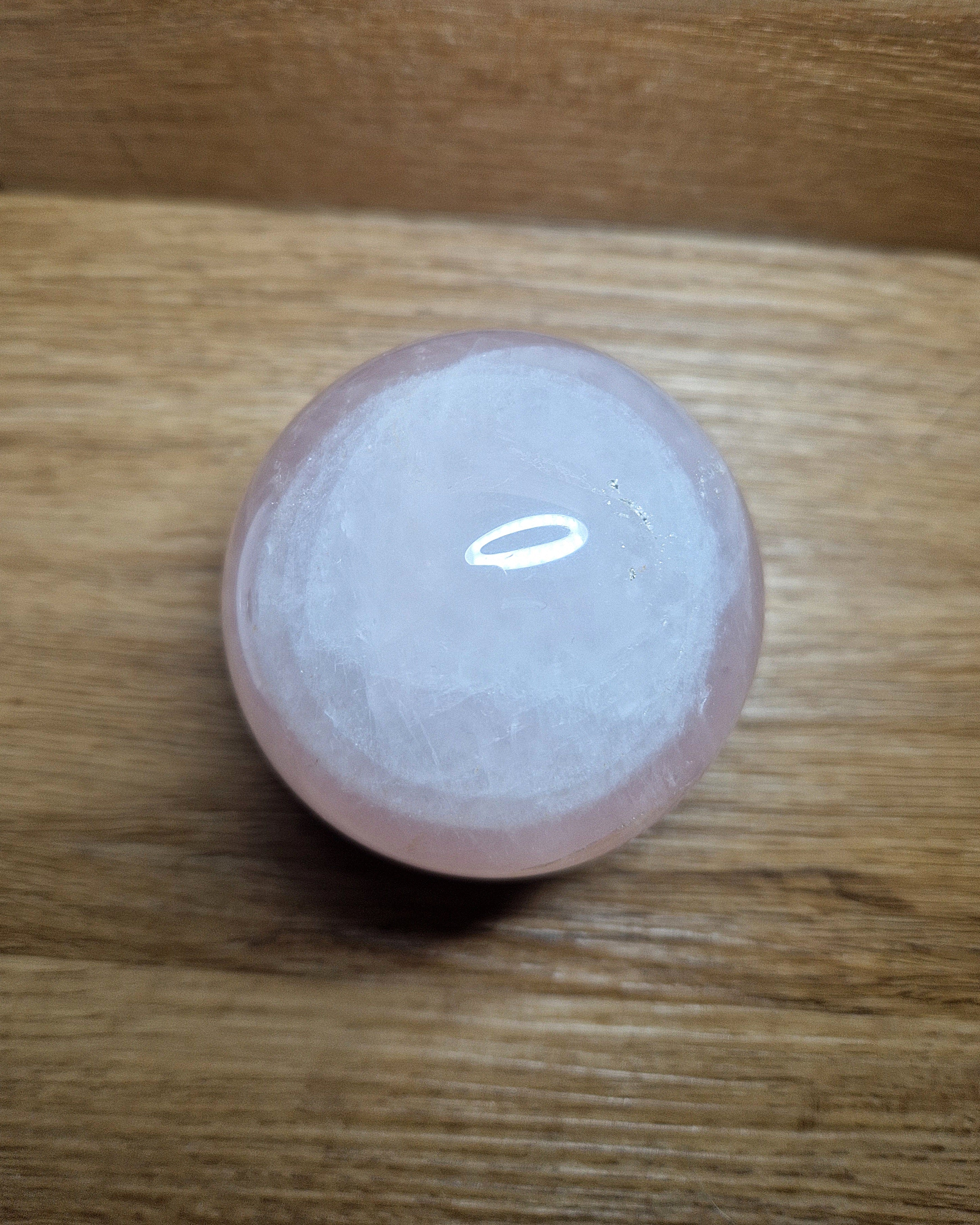 Krogla rožnatega kremena – kamen ljubezni in harmonije