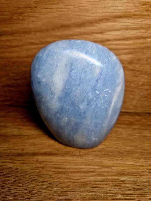 Blauer Calcit – Polierter Edelstein (643 g)