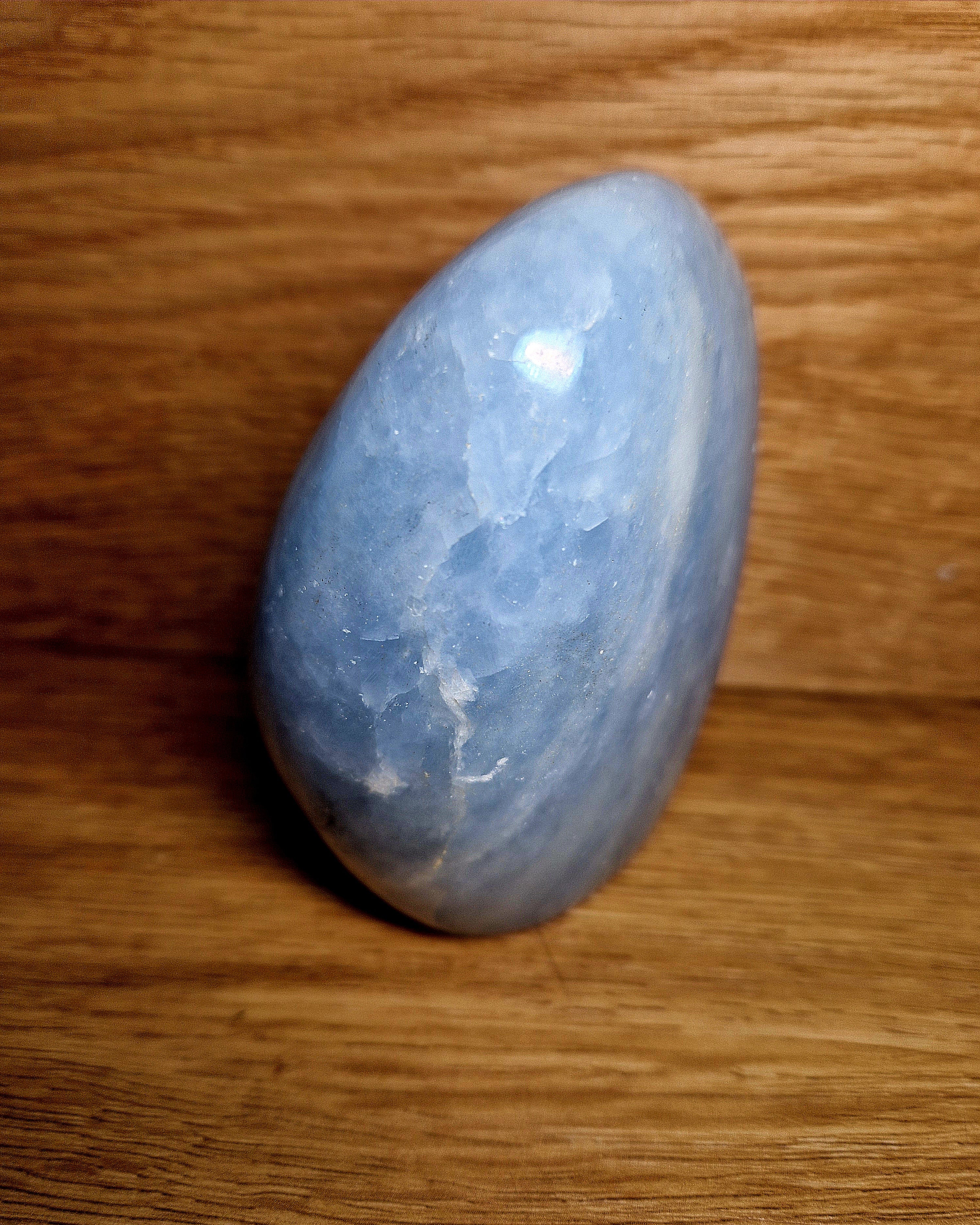 Calcite blu – Pietra preziosa lucidata (643 g)