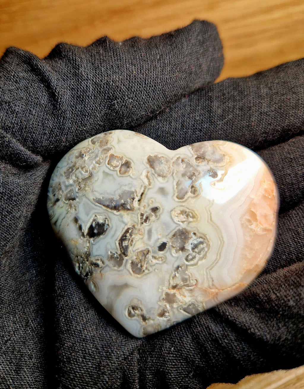 Cuore in agata Crazy Lace – 60 g – Fascia multicolore – Cuore in pietra naturale unico