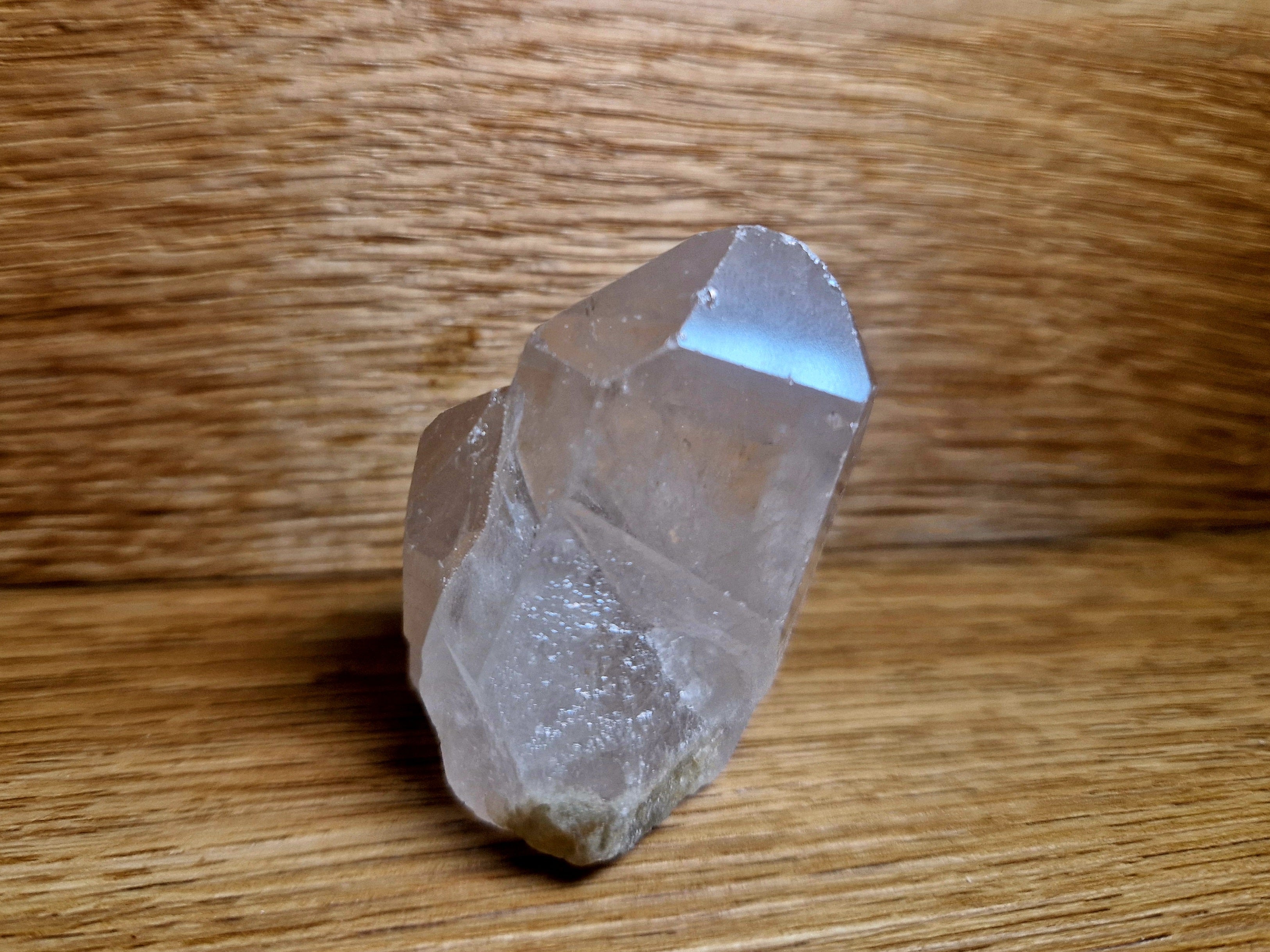 Natürlicher Bergkristall Rohpunkt – 62g Klarer Heilstein zur Reinigung & Energiearbeit