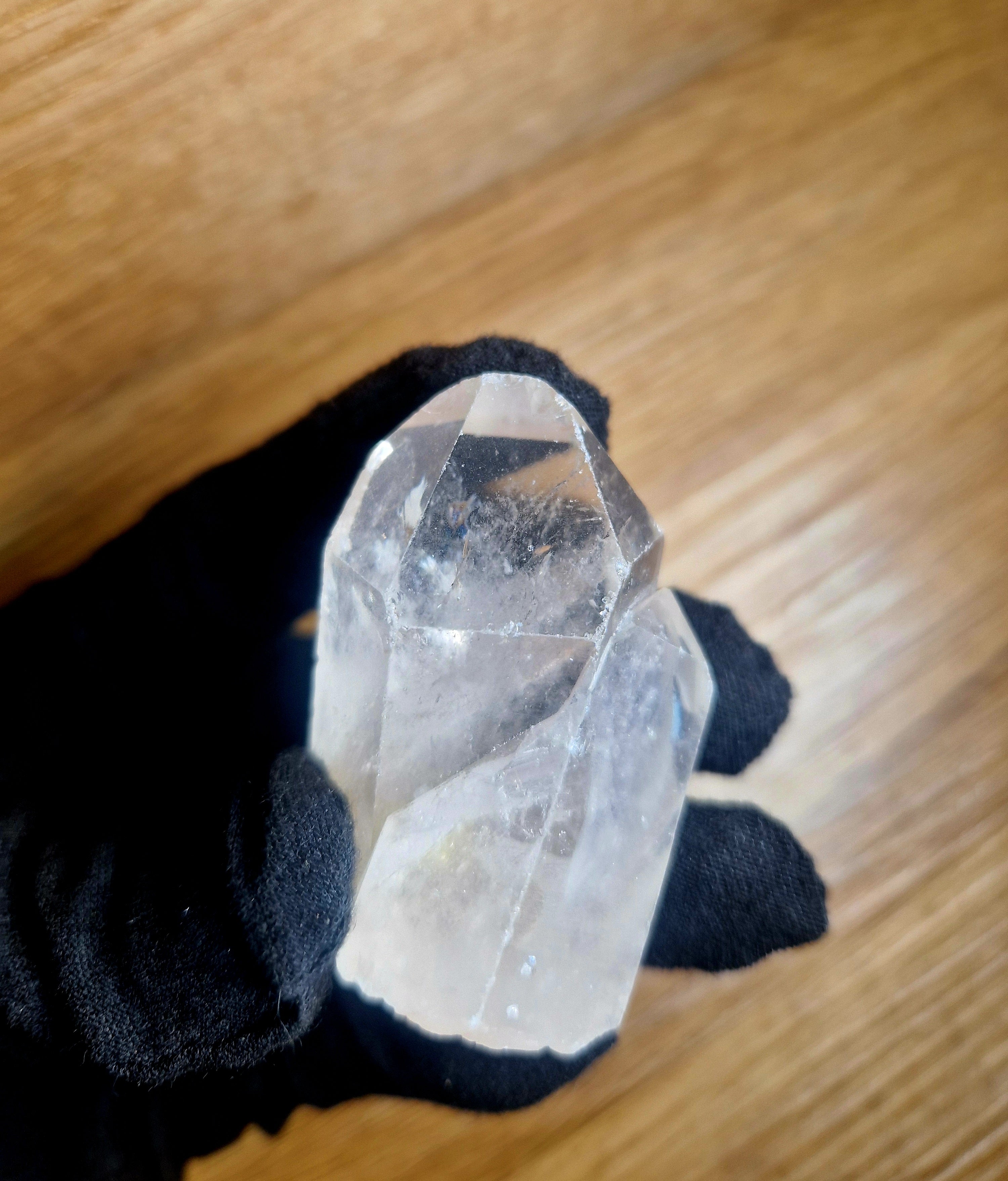 Natürlicher Bergkristall Rohpunkt – 62g Klarer Heilstein zur Reinigung & Energiearbeit