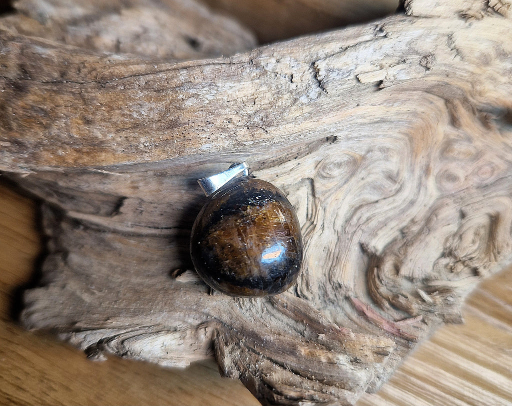 Chiastolith – Kreuzstein Anhänger mit 925 Silberöse AA-Qualität