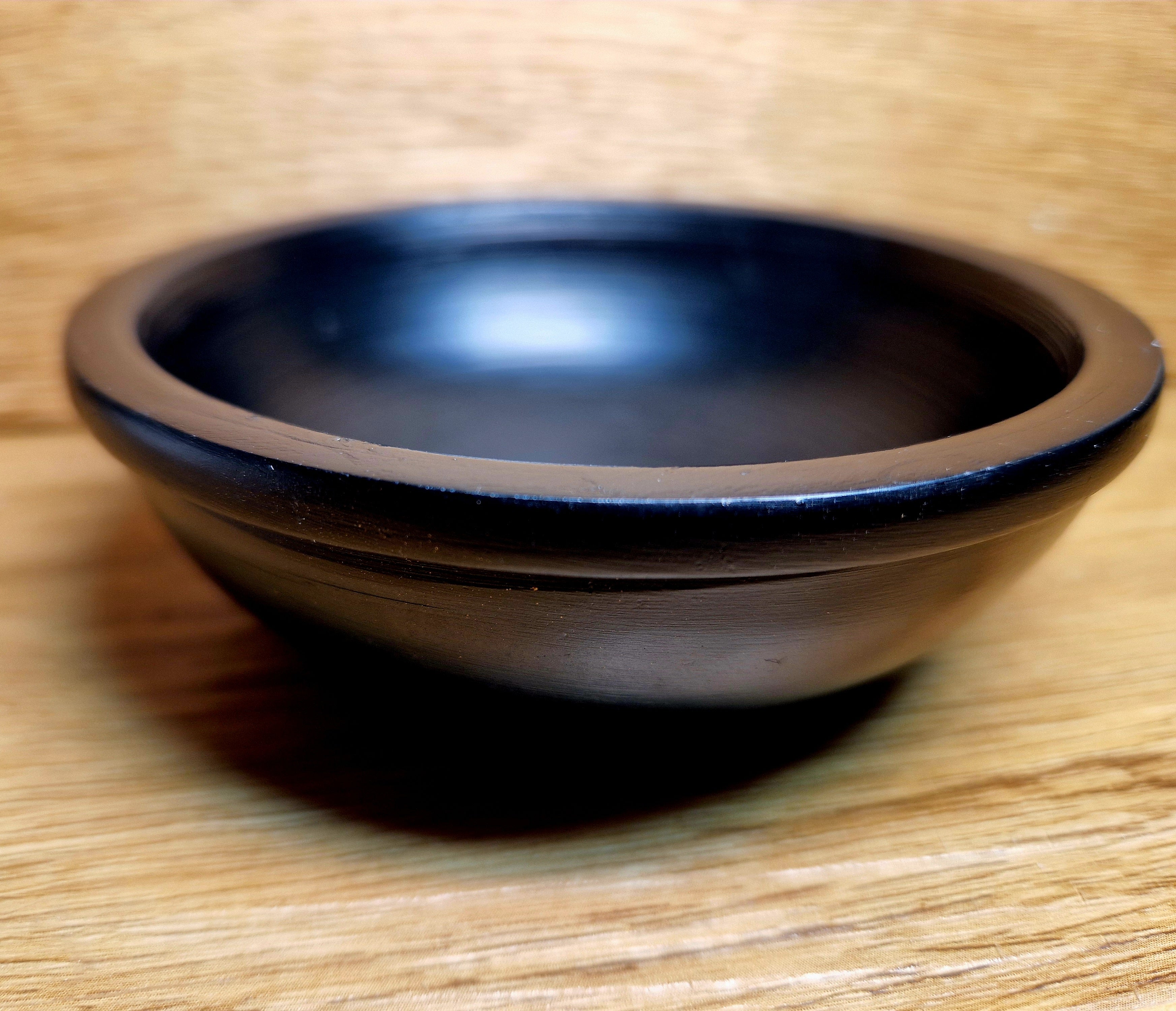 Handgefertigte Räucherschale aus Speckstein – Schwarz Ø 10 cm