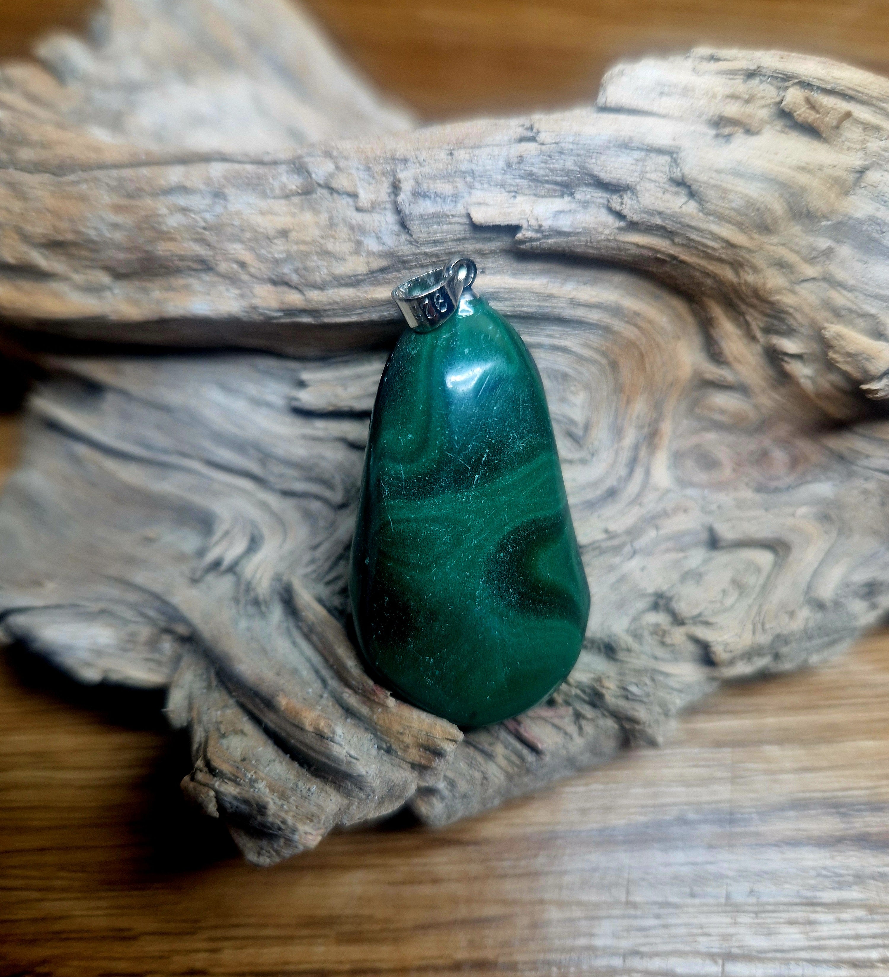 Redki obesek iz labradorita