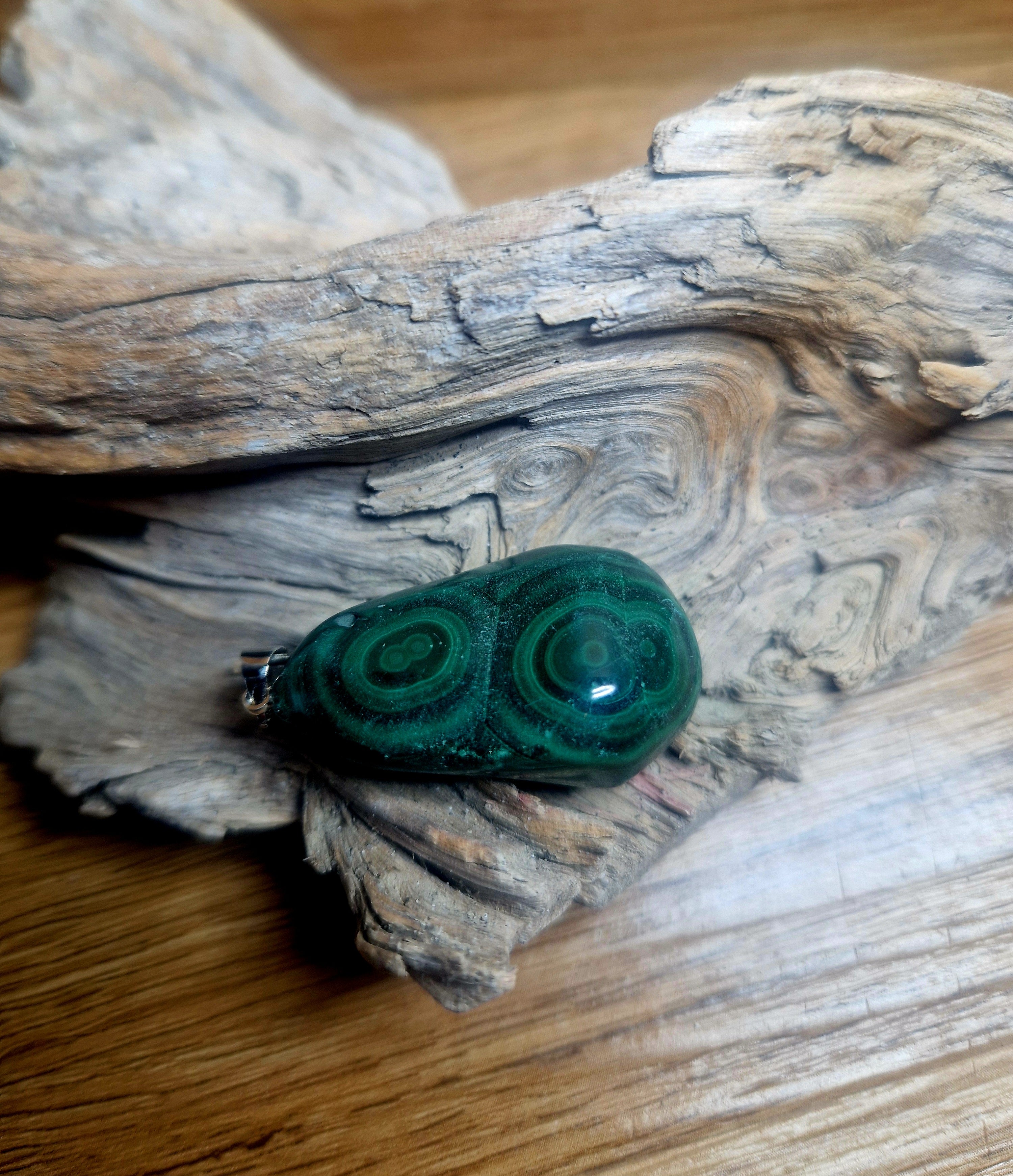 Redki obesek iz labradorita