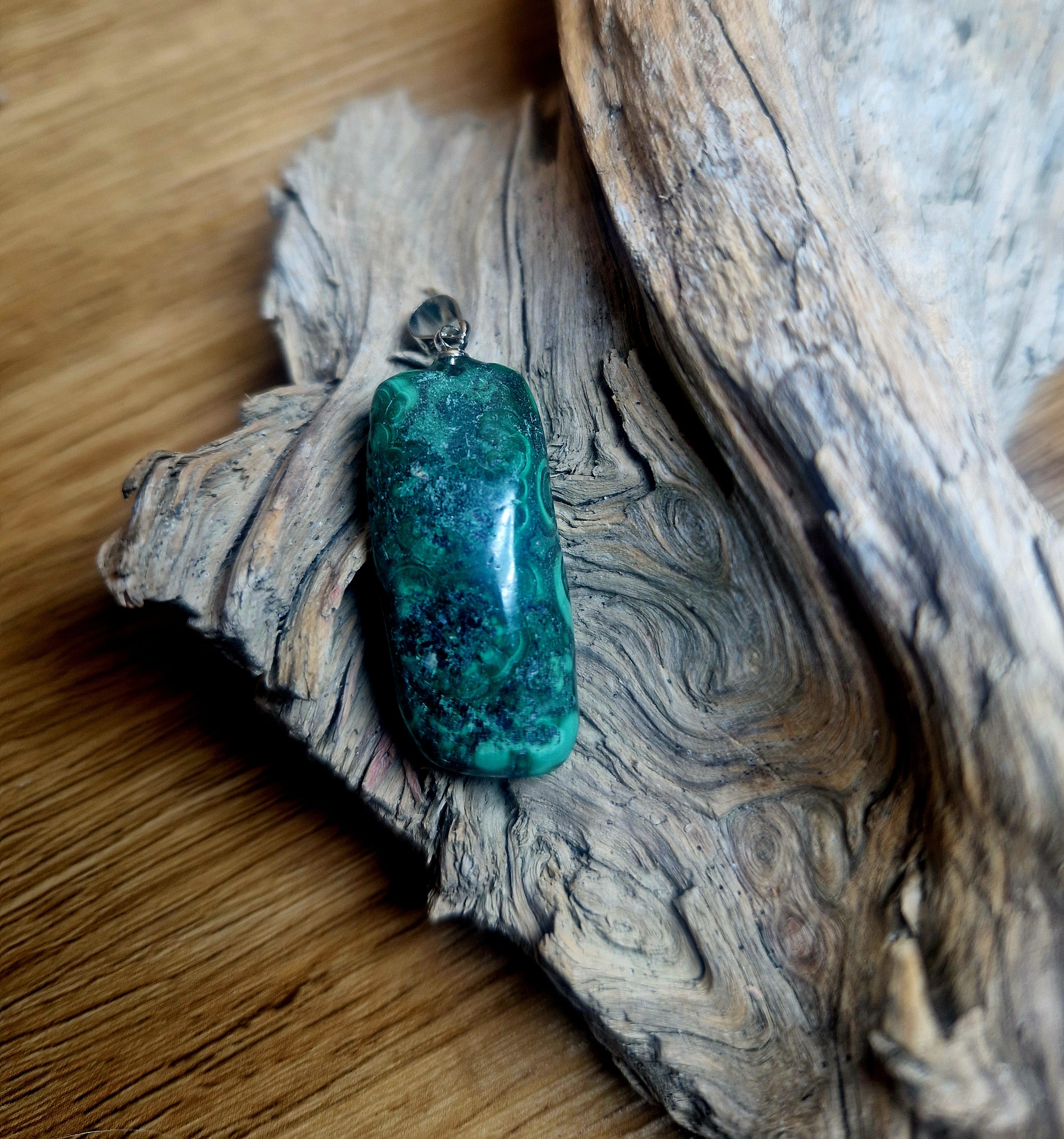 Raro ciondolo in labradorite