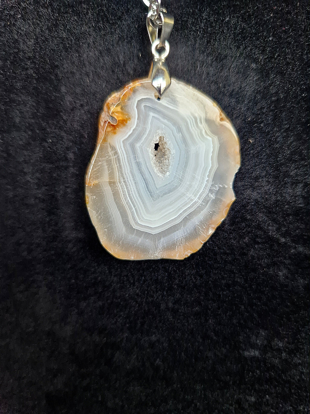 Achat Scheiben-Anhänger mit Kette – zeitlose Eleganz & natürliche Balance