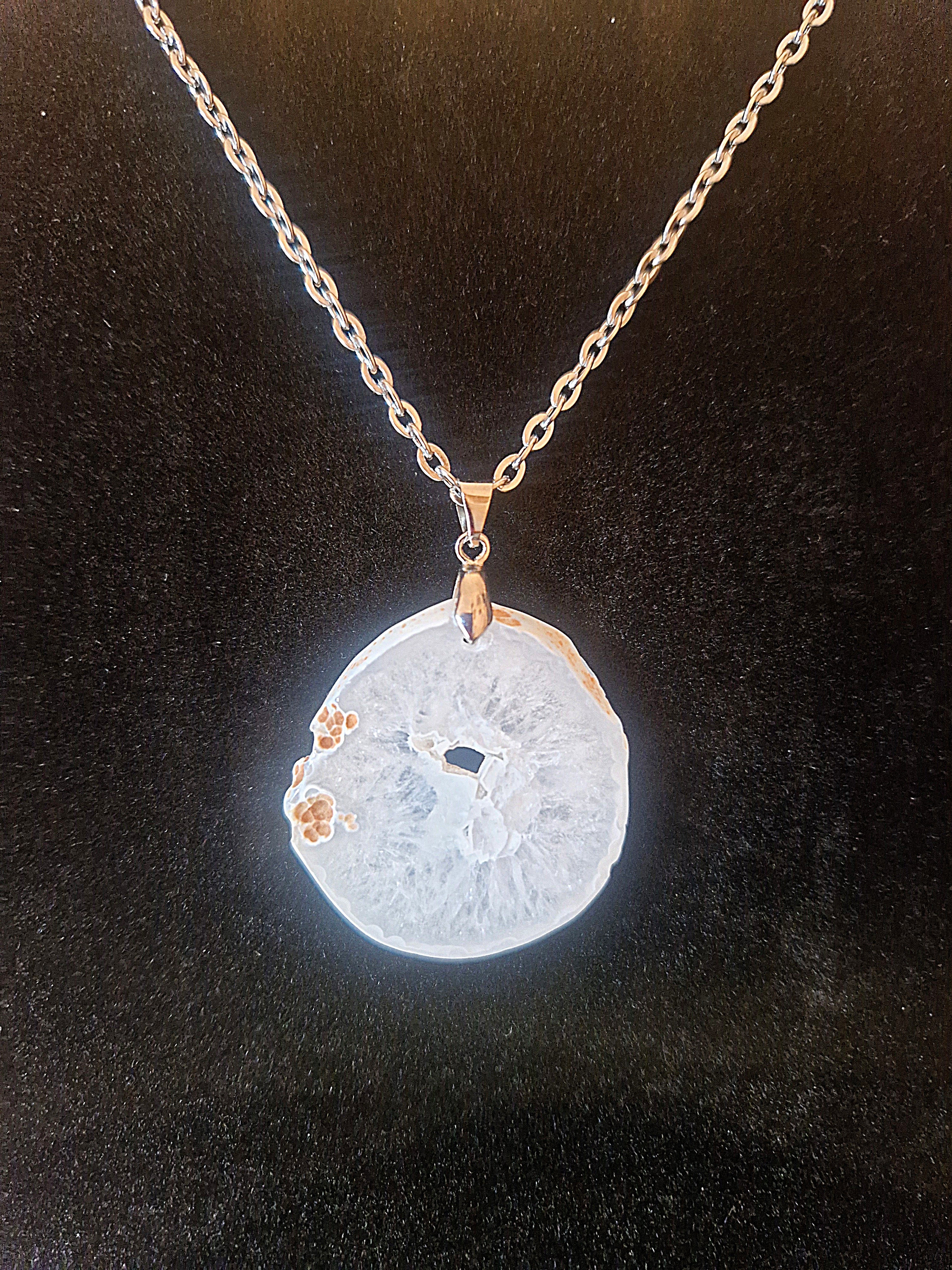 Achat Scheiben-Anhänger mit Kette – zeitlose Eleganz & natürliche Balance