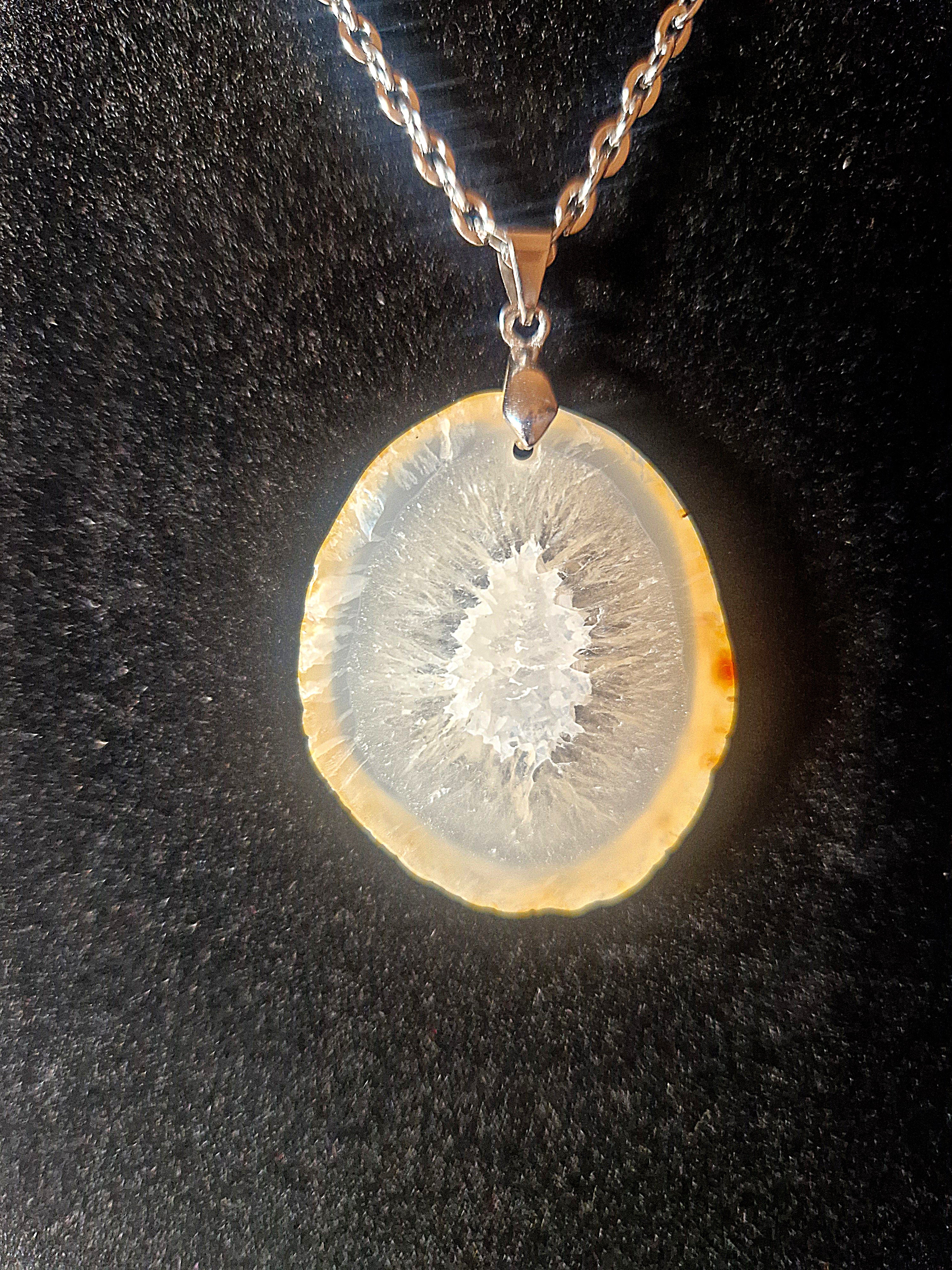 Achat Scheiben-Anhänger mit Kette – zeitlose Eleganz & natürliche Balance