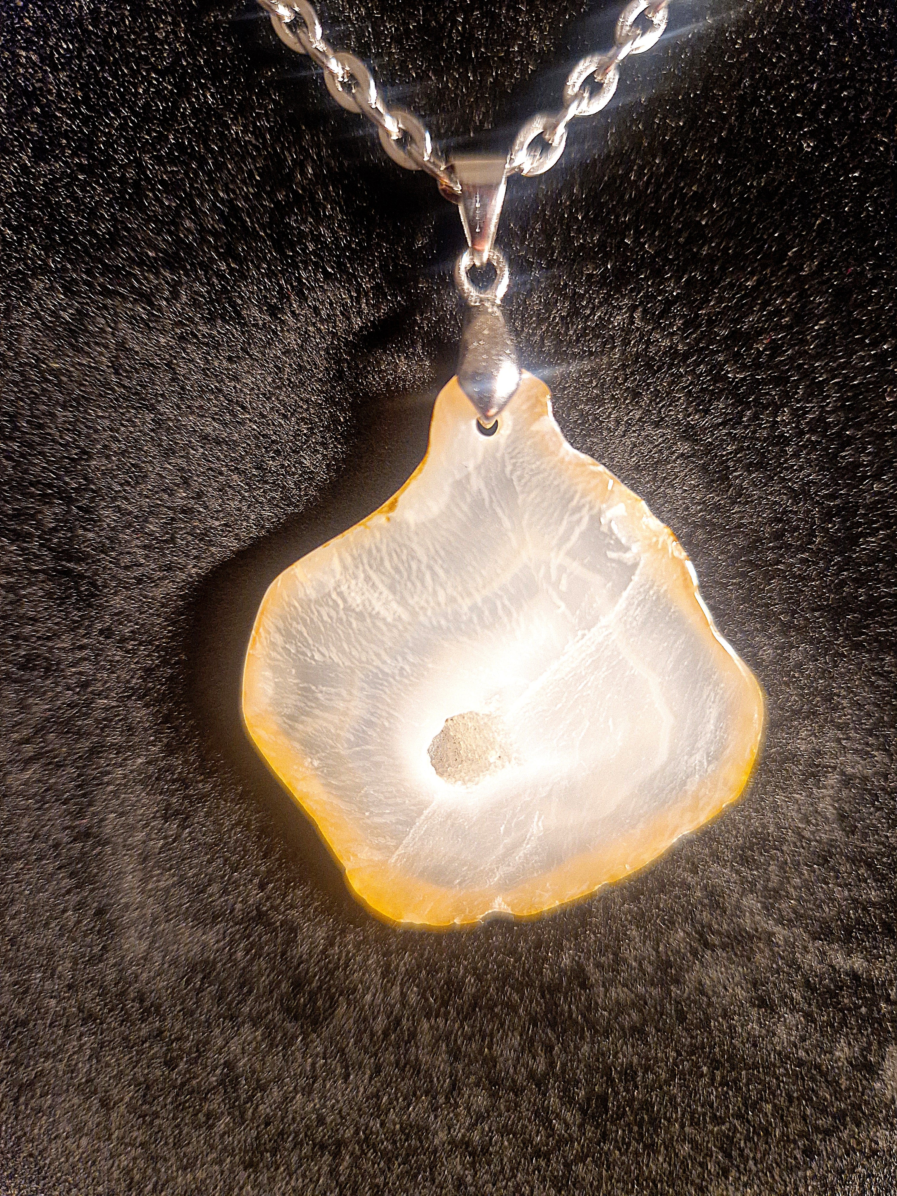 Achat Scheiben-Anhänger mit Kette – zeitlose Eleganz & natürliche Balance