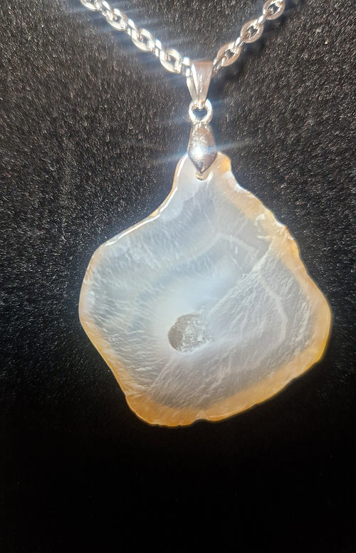 Achat Scheiben-Anhänger mit Kette – zeitlose Eleganz & natürliche Balance