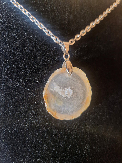 Achat Scheiben-Anhänger mit Kette – zeitlose Eleganz & natürliche Balance