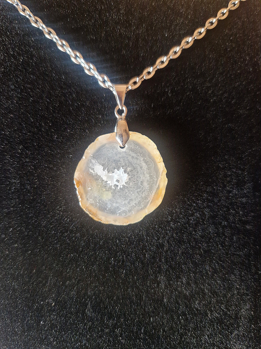 Achat Scheiben-Anhänger mit Kette – zeitlose Eleganz & natürliche Balance