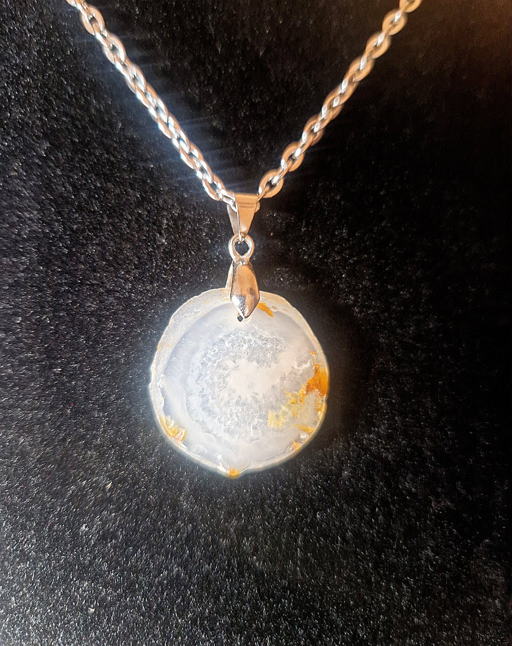 Achat Scheiben-Anhänger mit Kette – zeitlose Eleganz & natürliche Balance