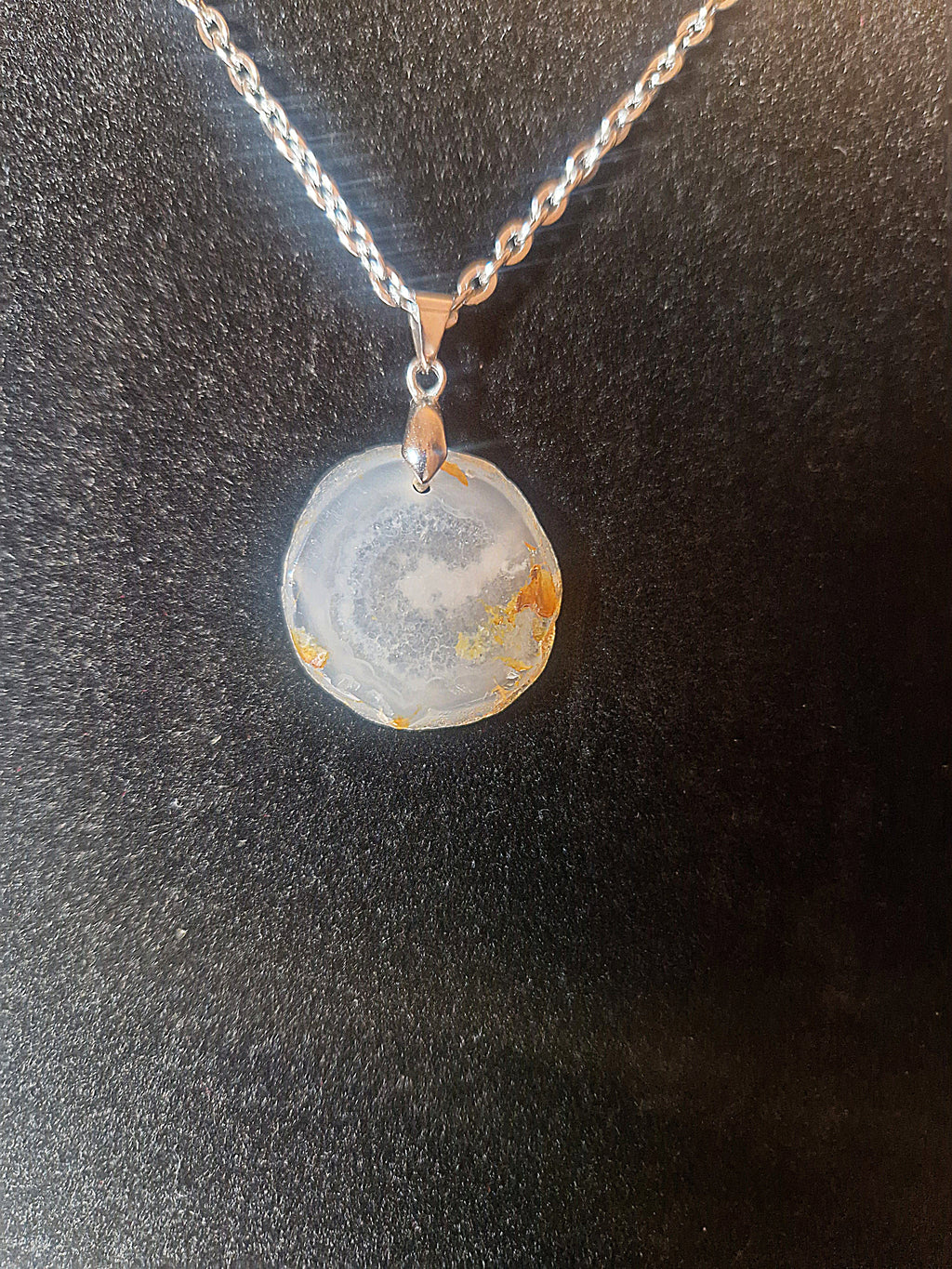 Achat Scheiben-Anhänger mit Kette – zeitlose Eleganz & natürliche Balance