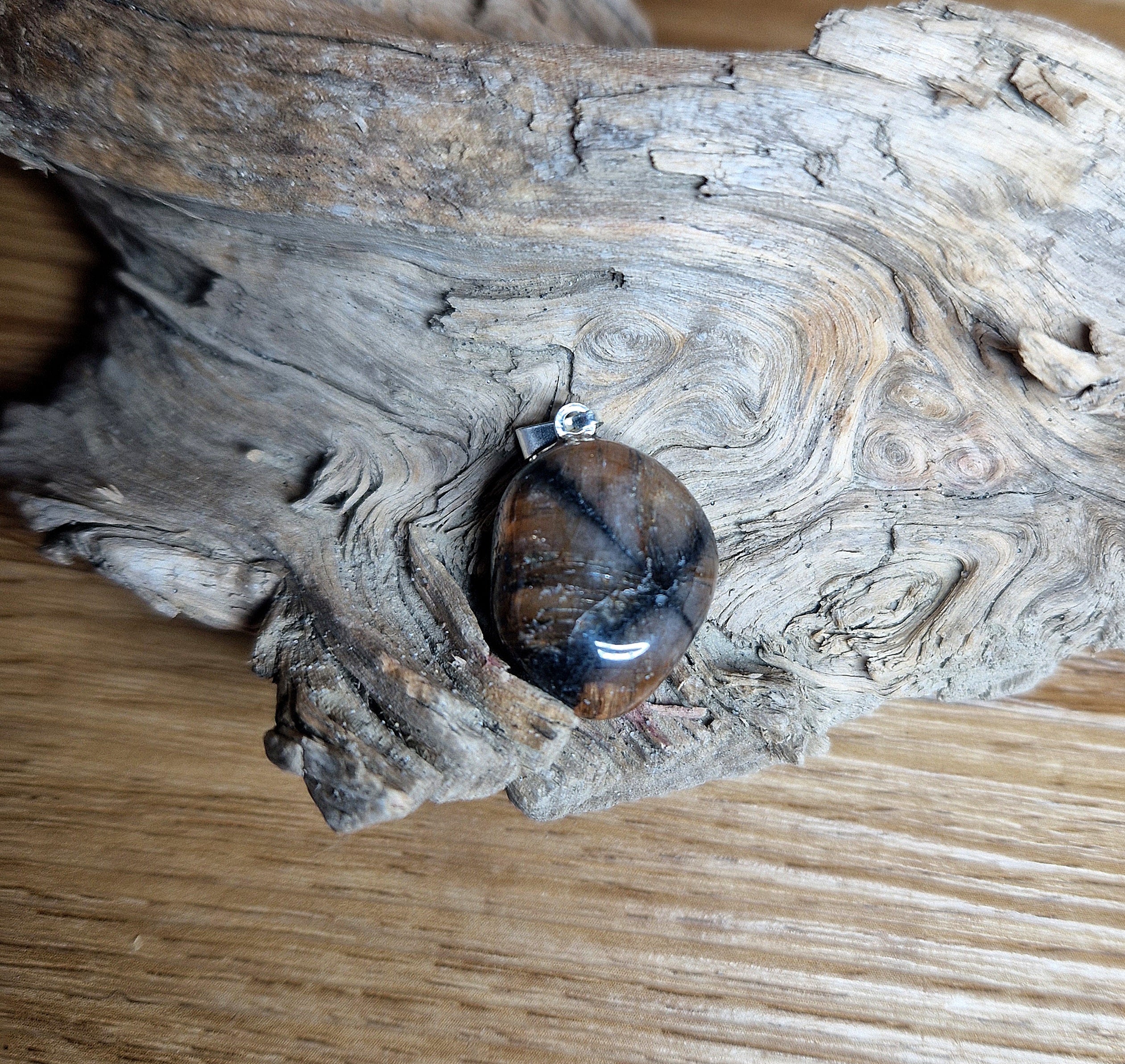 Chiastolith – Kreuzstein Anhänger mit 925 Silberöse A-Qualität