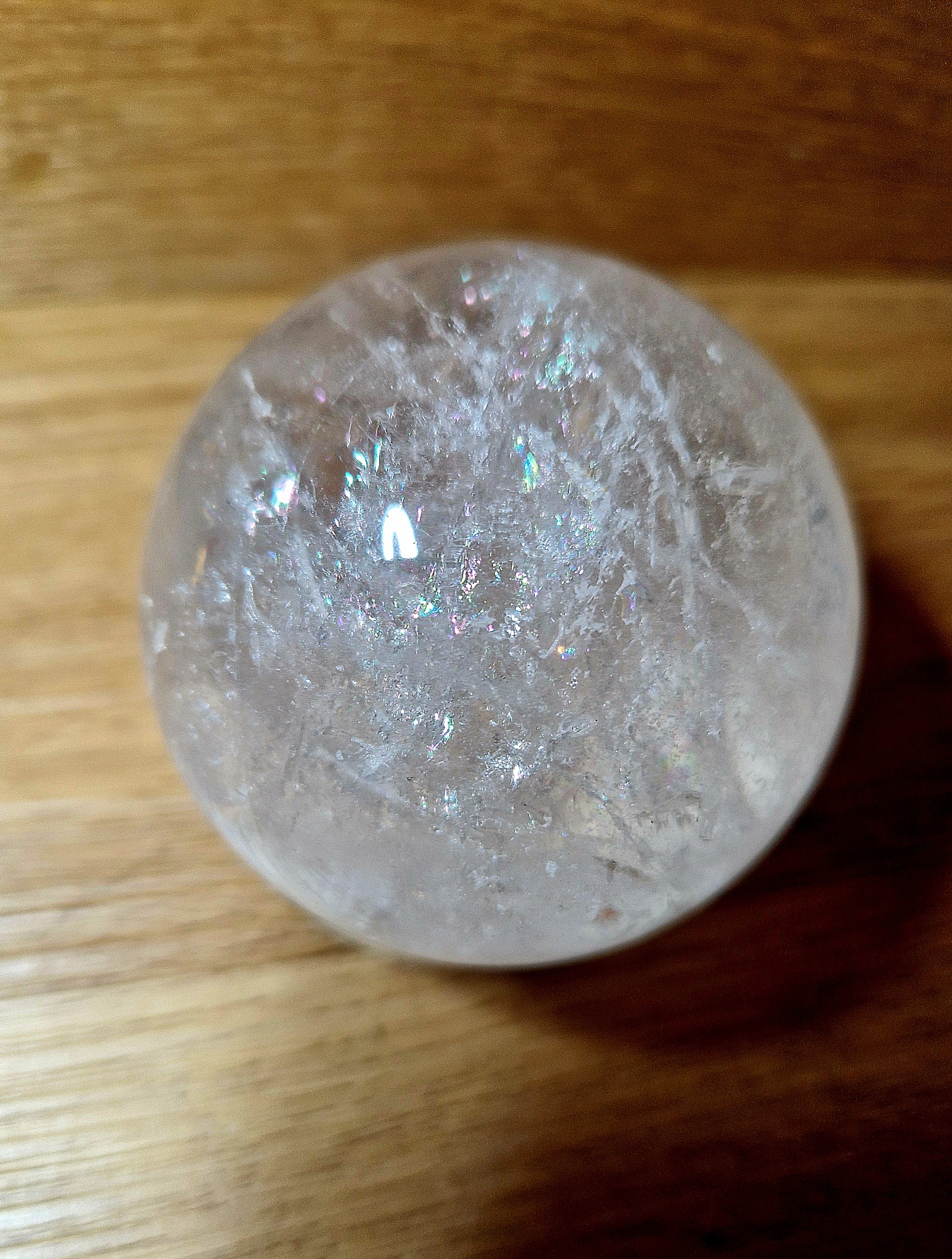 Bergkristall Kugel – 7,4 cm • 546 g • Klarheit & Lichtenergie