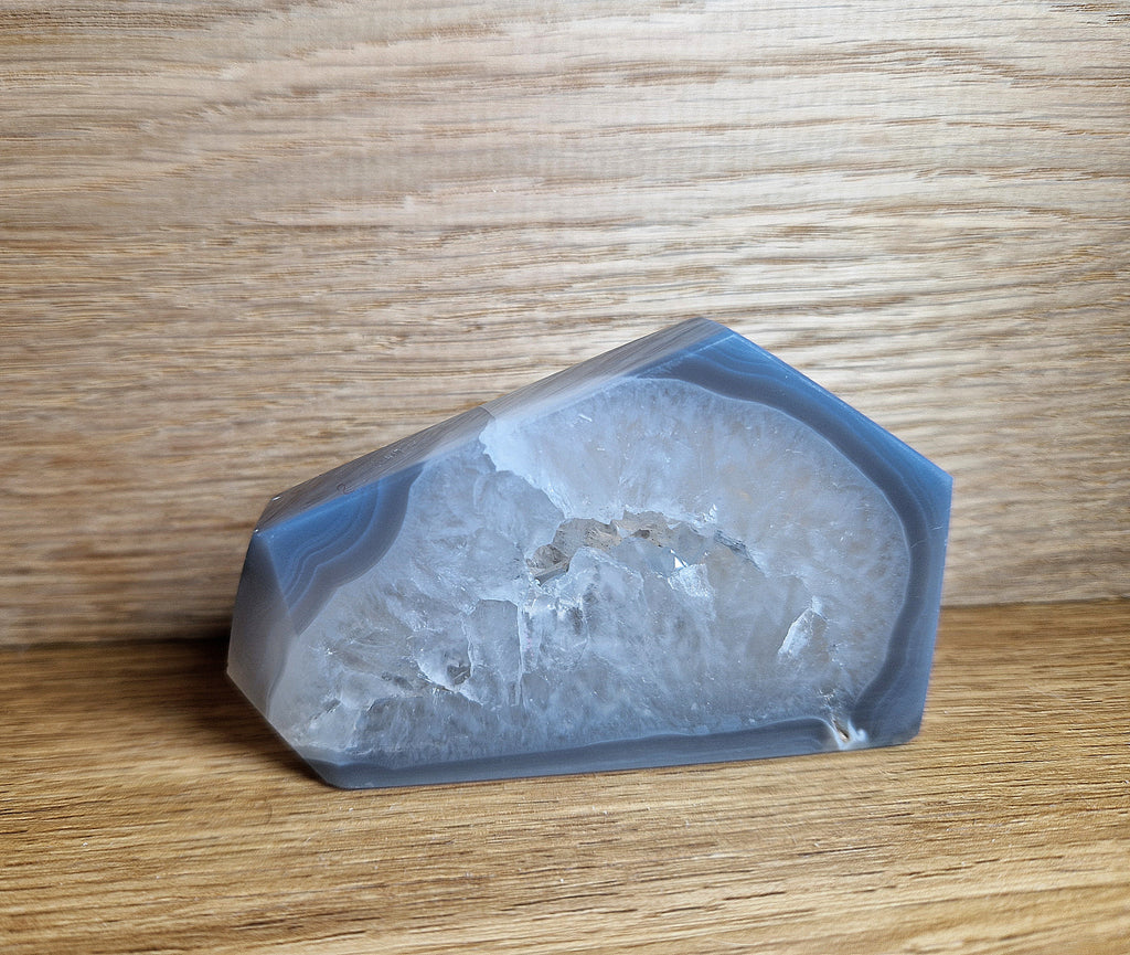 Achat mit natürlicher Kristallöffnung – Einzelstück