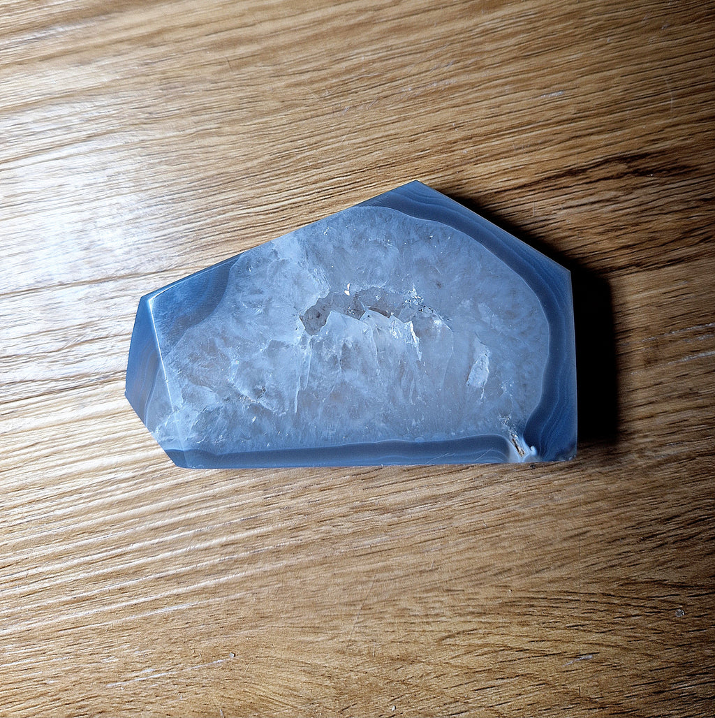 Achat mit natürlicher Kristallöffnung – Einzelstück