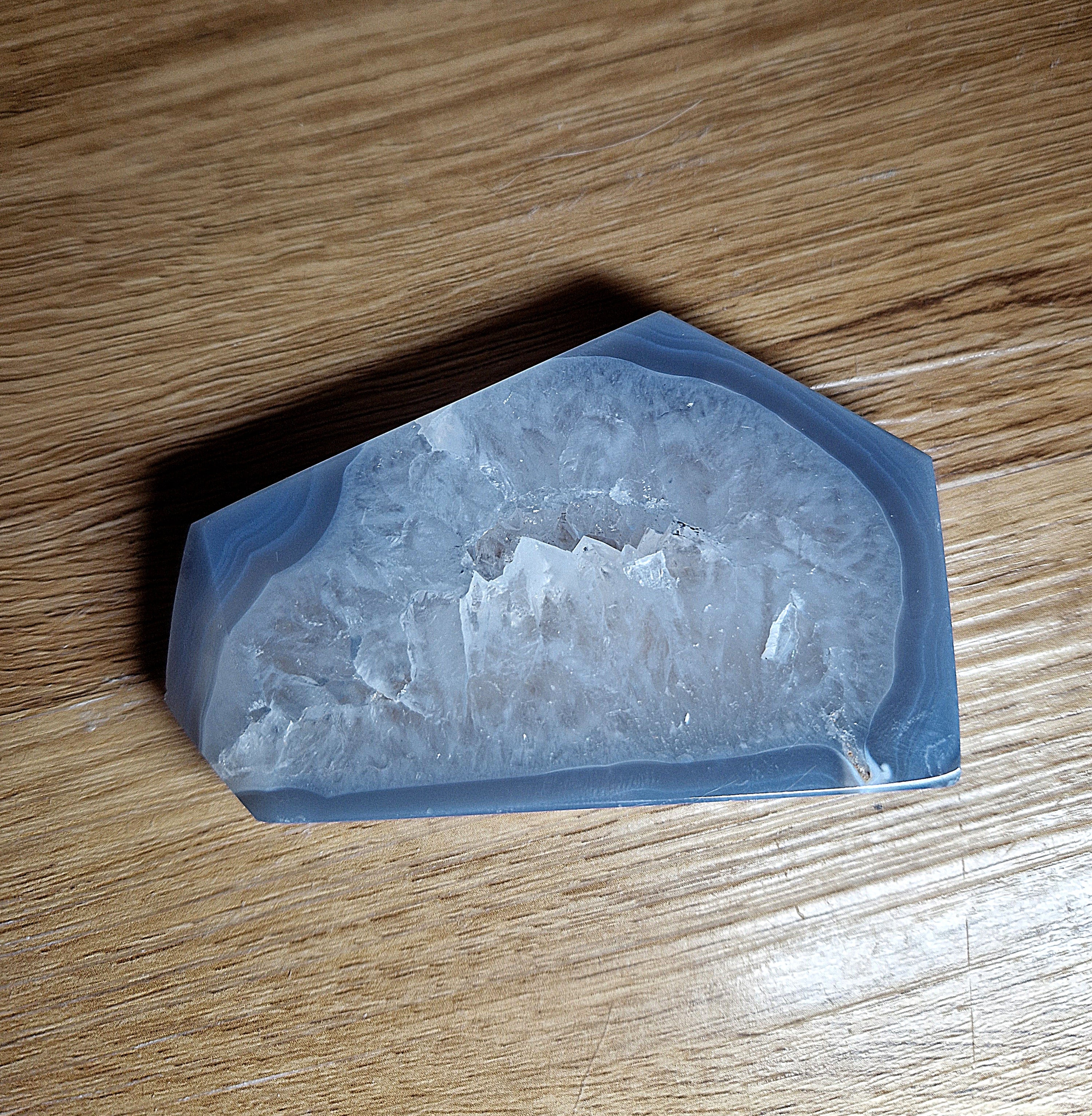 Achat mit natürlicher Kristallöffnung – Einzelstück