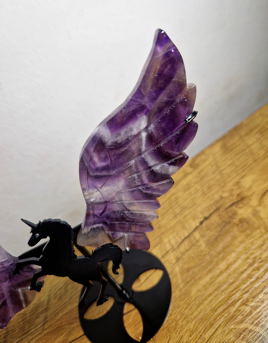 Geflügeltes Einhorn mit Amethyst-Flügeln – B-Ware / Einzelstück