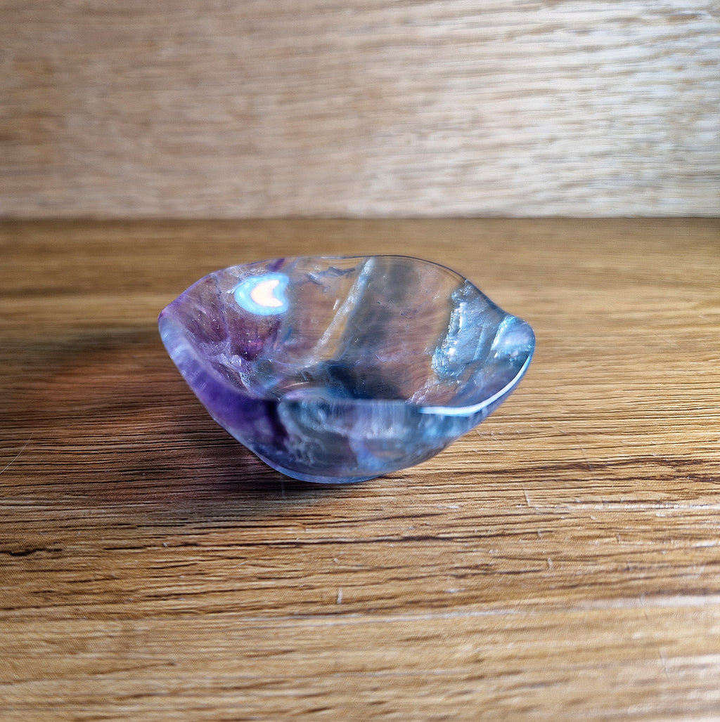 Regenbogenfluorit Schälchen – edles Unikat für Kugeln & Rituale