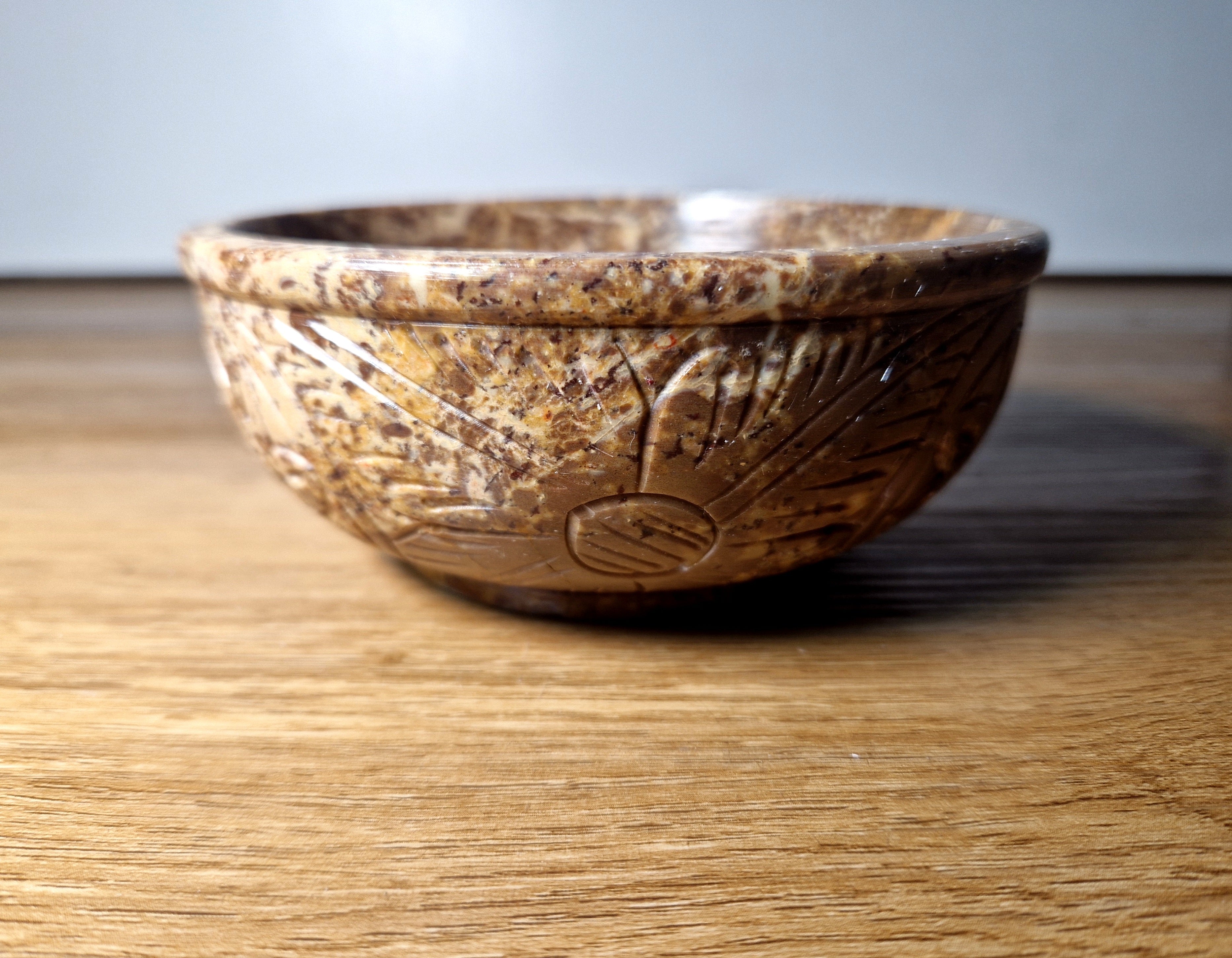 Handgefertigte Speckstein Räucherschale aus Indien  – ein Stück gelebte Ritualkultur