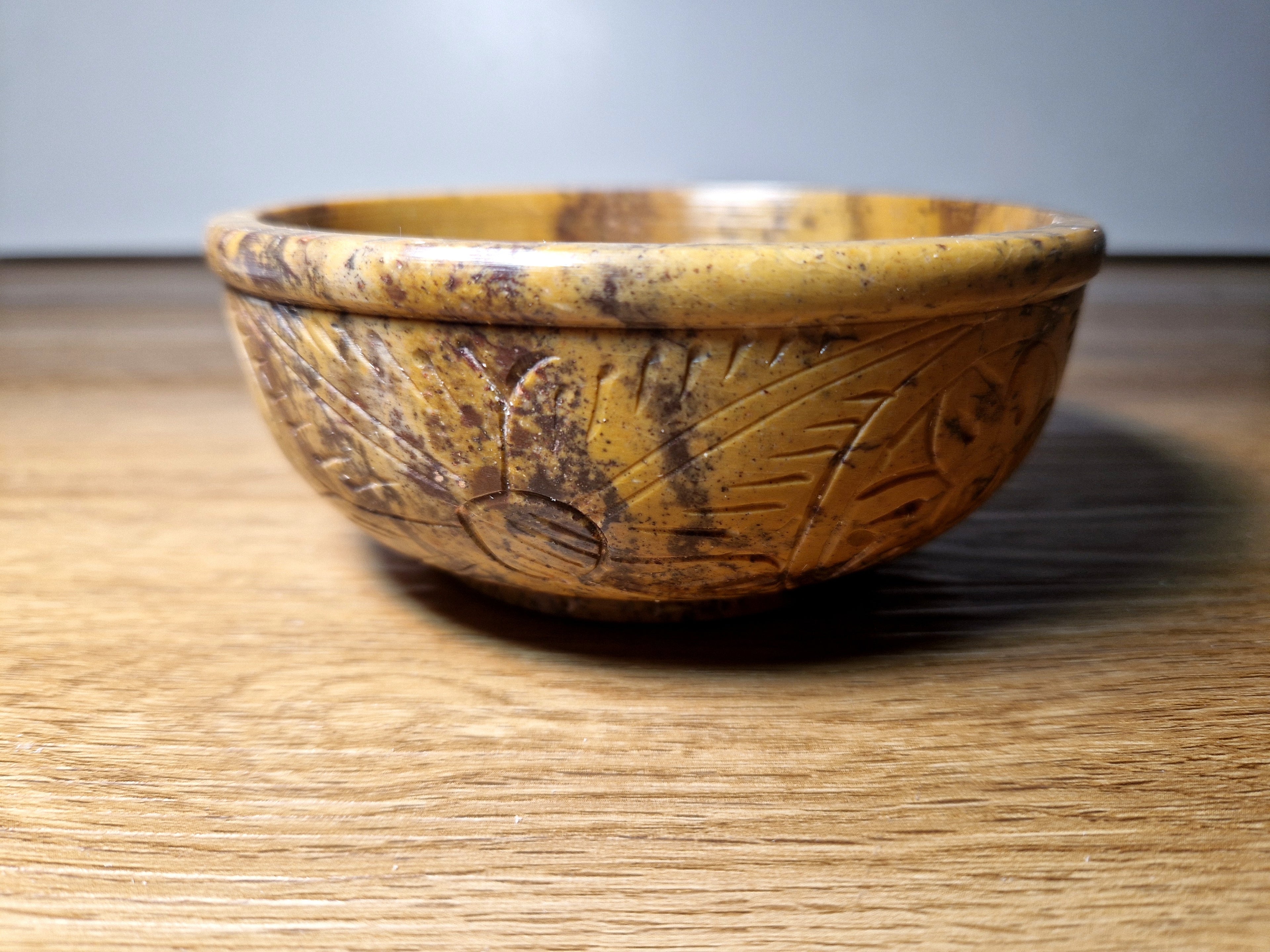 Handgefertigte Speckstein Räucherschale aus Indien  – ein Stück gelebte Ritualkultur