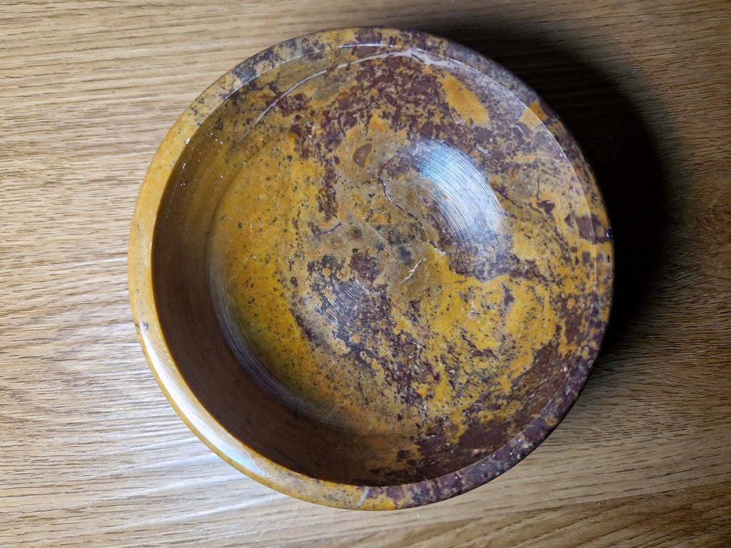 Handgefertigte Speckstein Räucherschale aus Indien  – ein Stück gelebte Ritualkultur