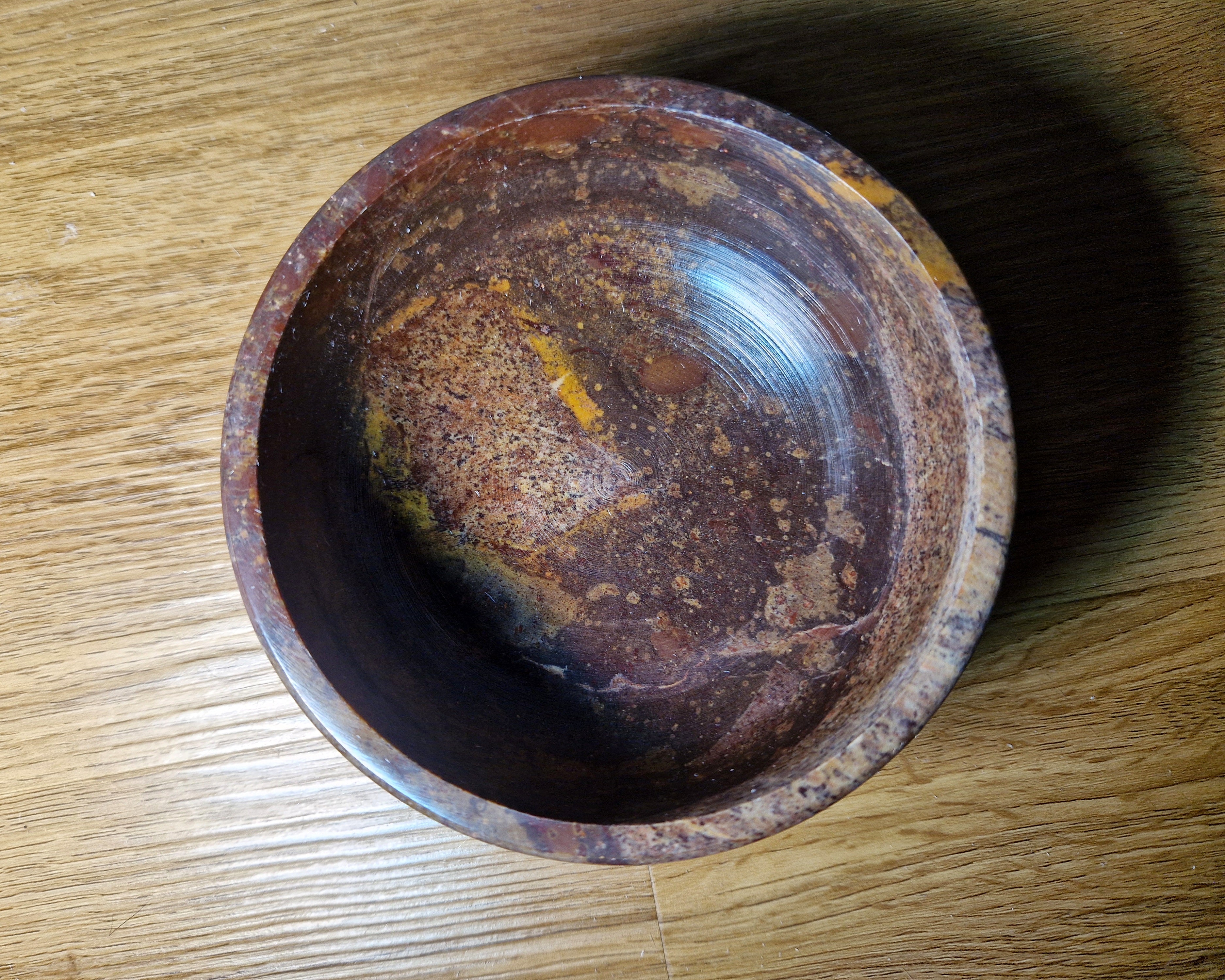 Handgefertigte Speckstein Räucherschale aus Indien  – ein Stück gelebte Ritualkultur