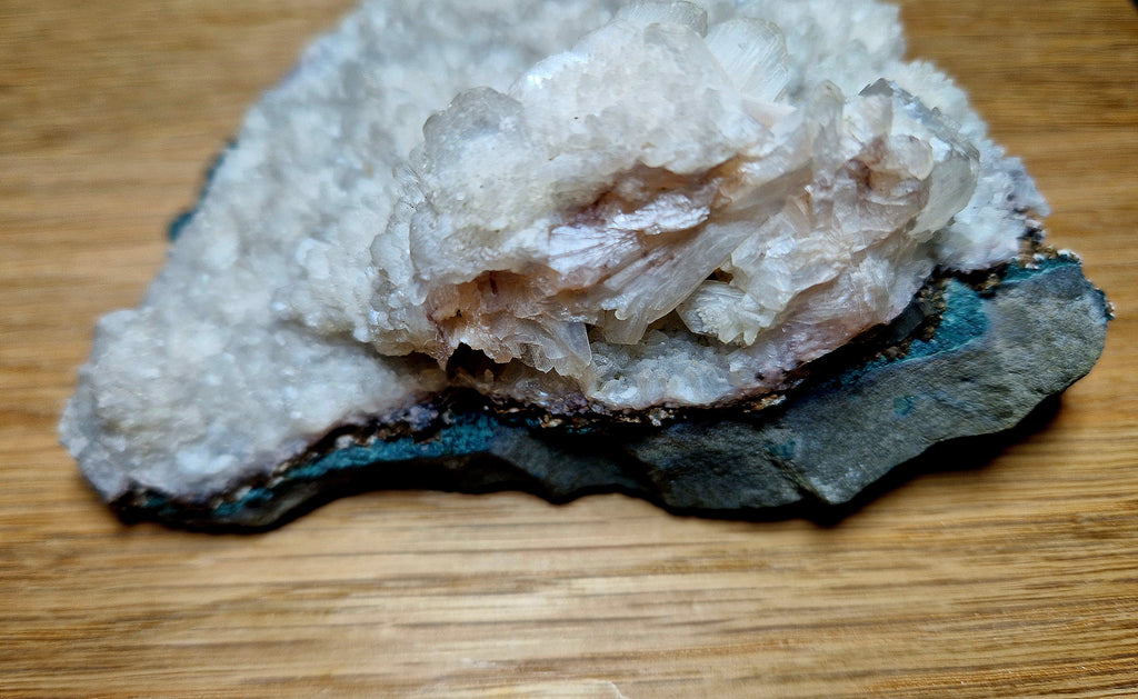 Stilbit Cluster (Zeolith-Gruppe) auf Matrix – Naturkristall ✨