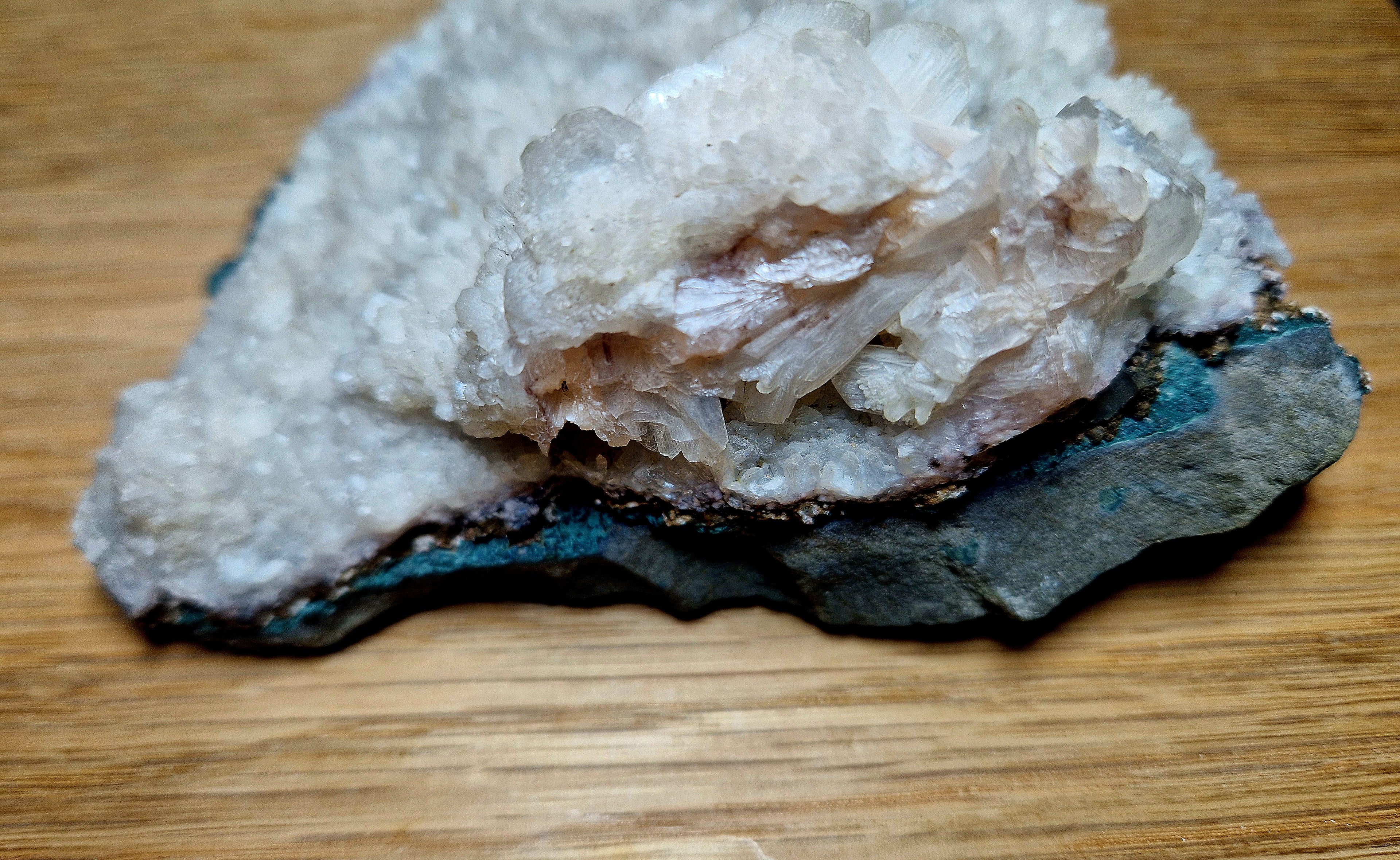 Stilbit Cluster (Zeolith-Gruppe) auf Matrix – Naturkristall ✨