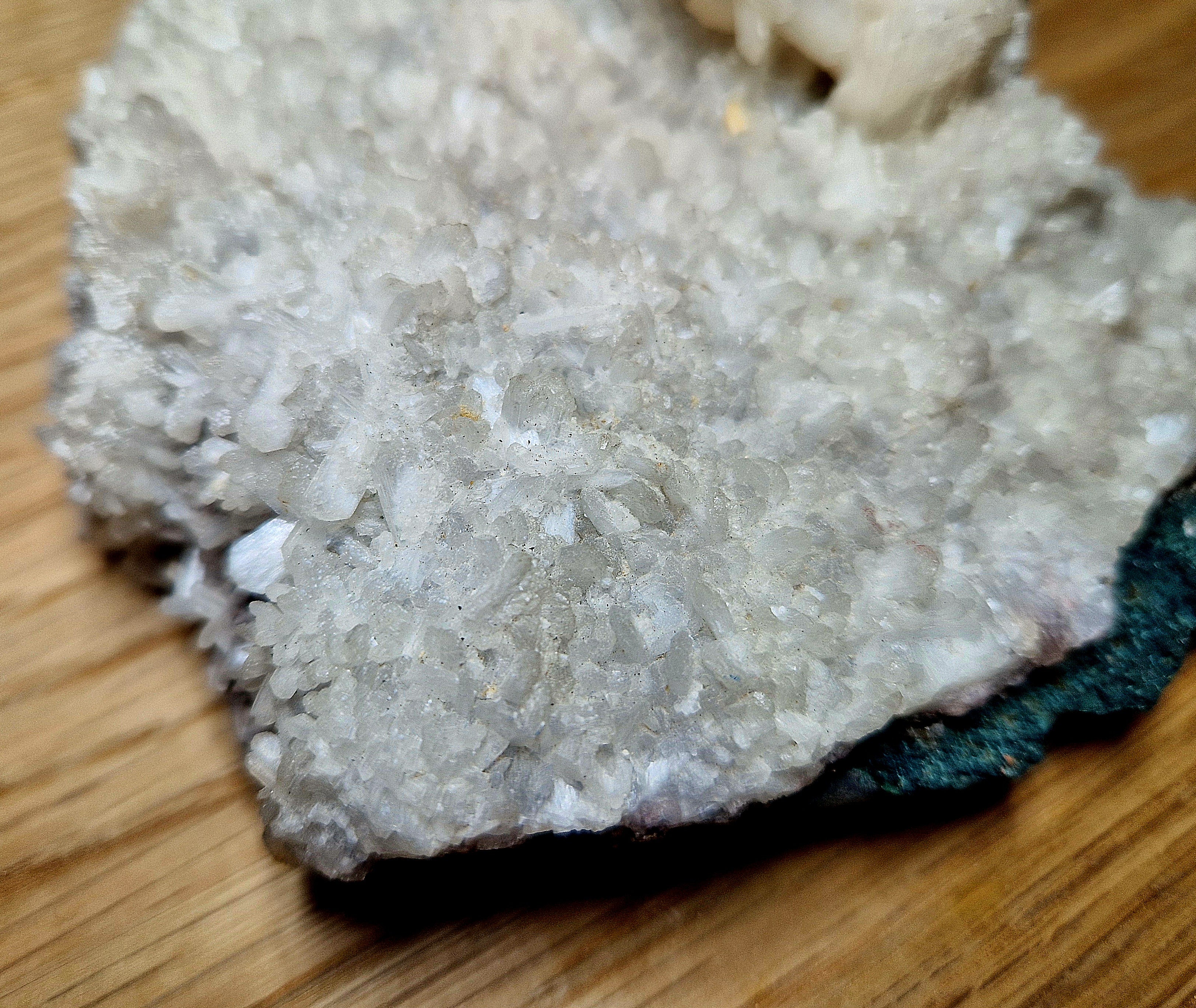 Stilbit Cluster (Zeolith-Gruppe) auf Matrix – Naturkristall ✨