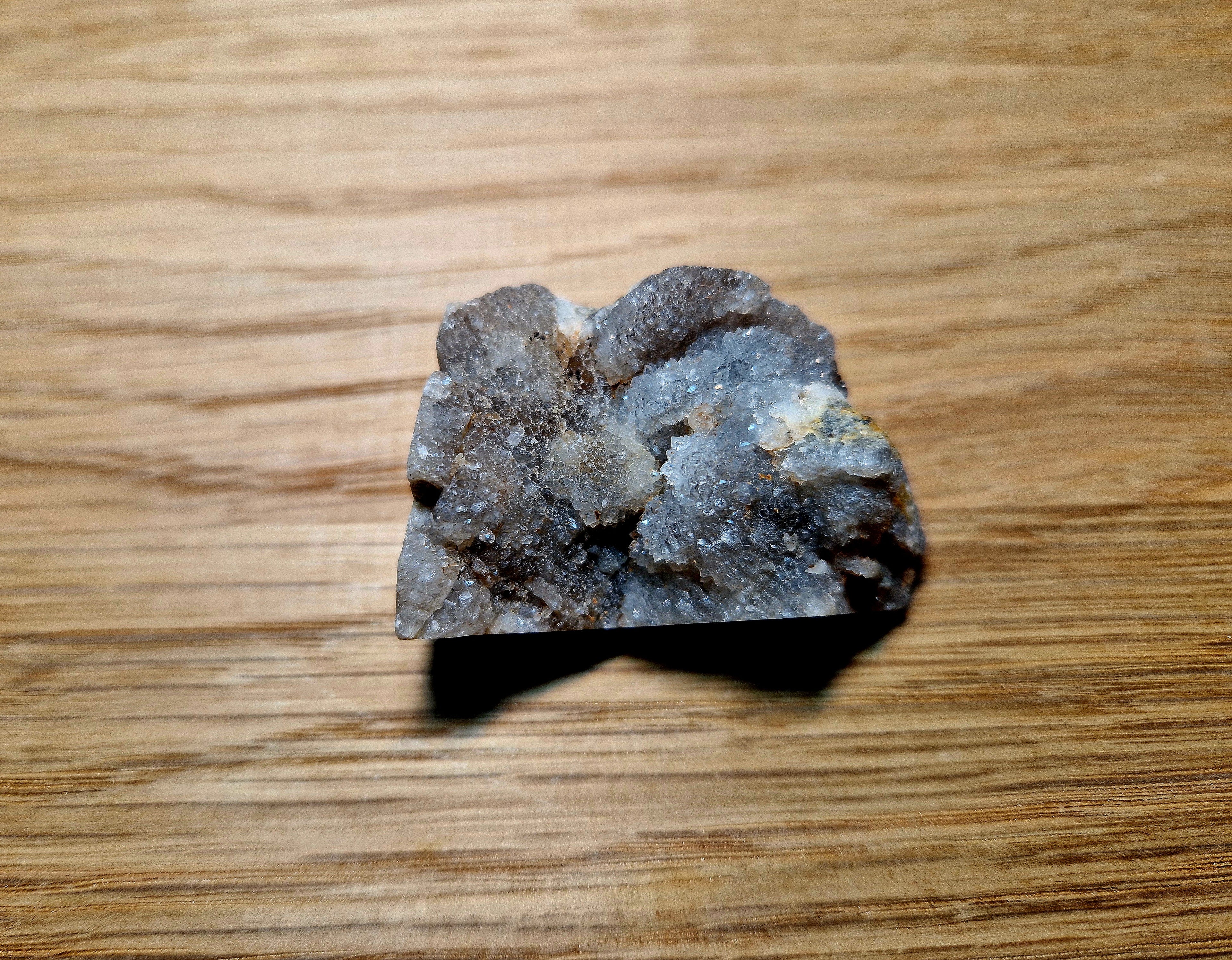 Chalcedon mit Quarz-Druse – Rohstein ca. 36 g