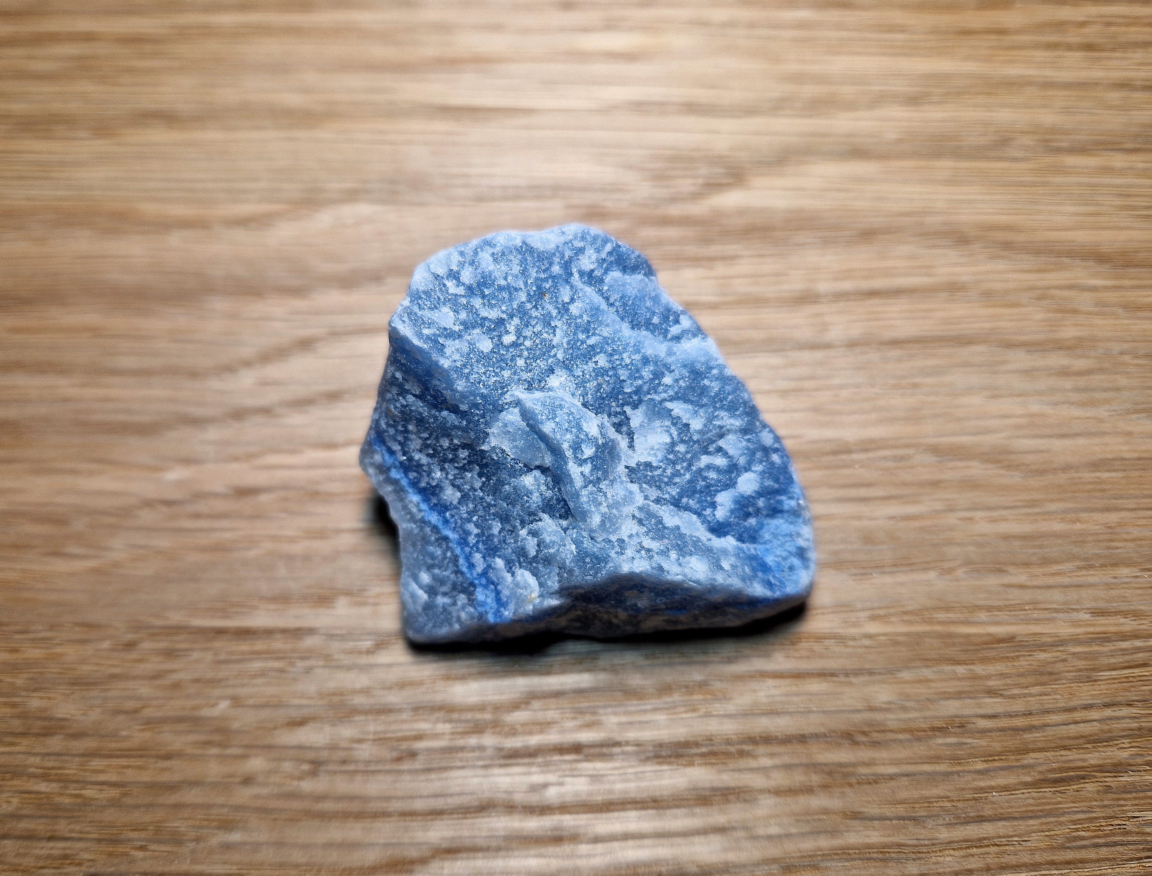 Blauer Anhydrit (Angelit) – Rohstein ca. 6 × 5 cm 62,57 g