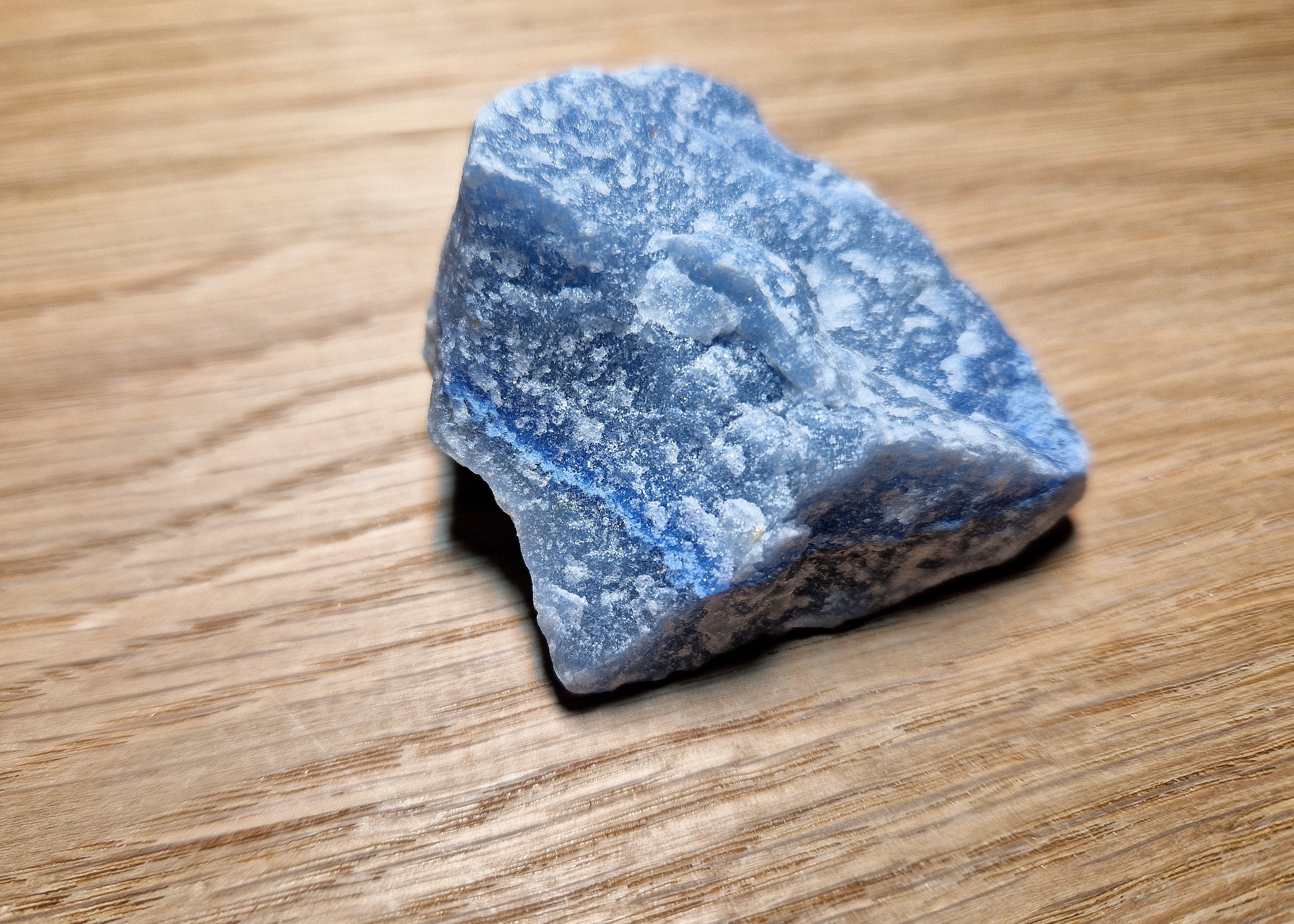 Blauer Anhydrit (Angelit) – Rohstein ca. 6 × 5 cm 62,57 g